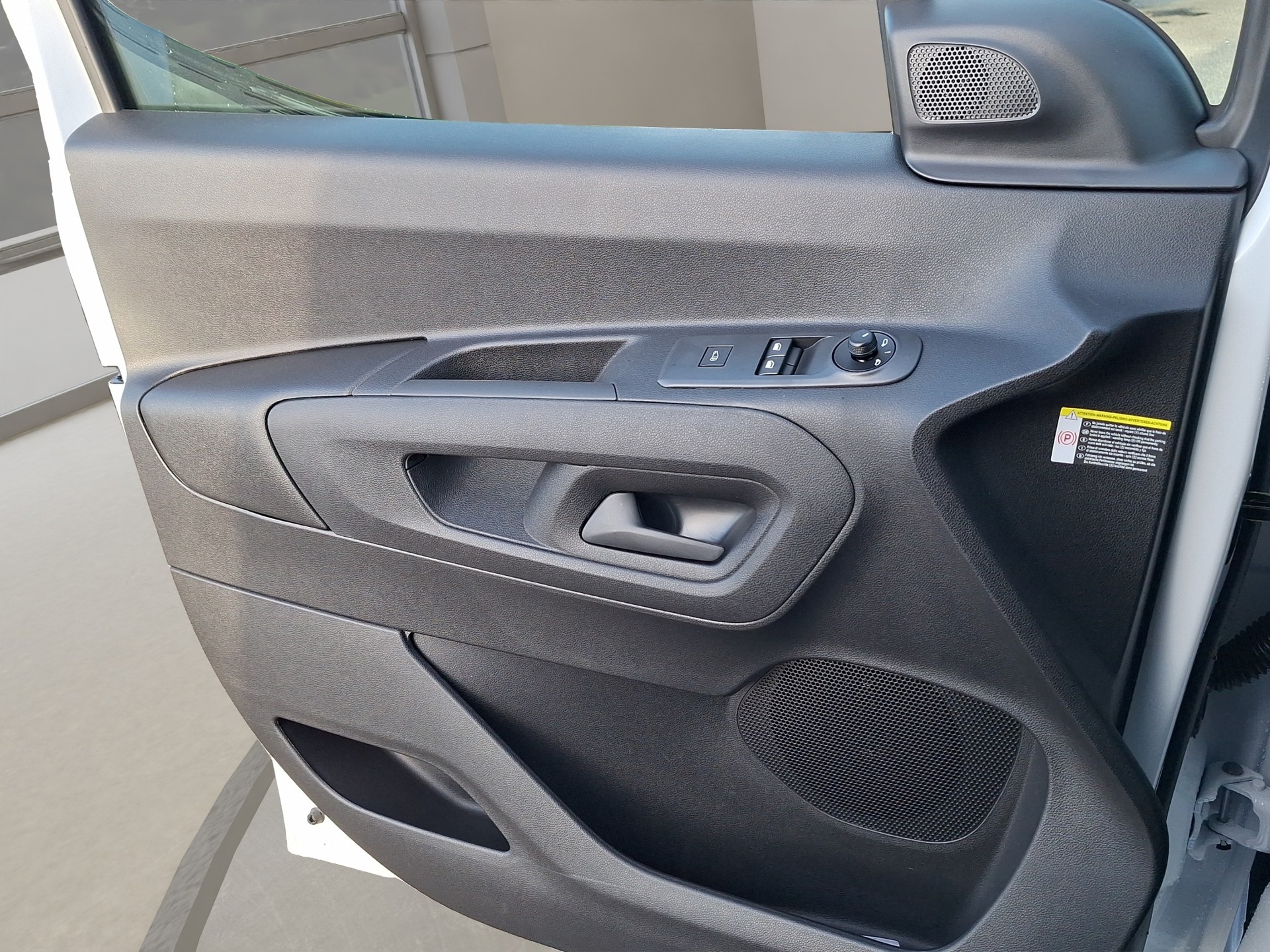 CITROEN Berlingo Van M 1.2 Pure Tech 110 s/s First-image-15