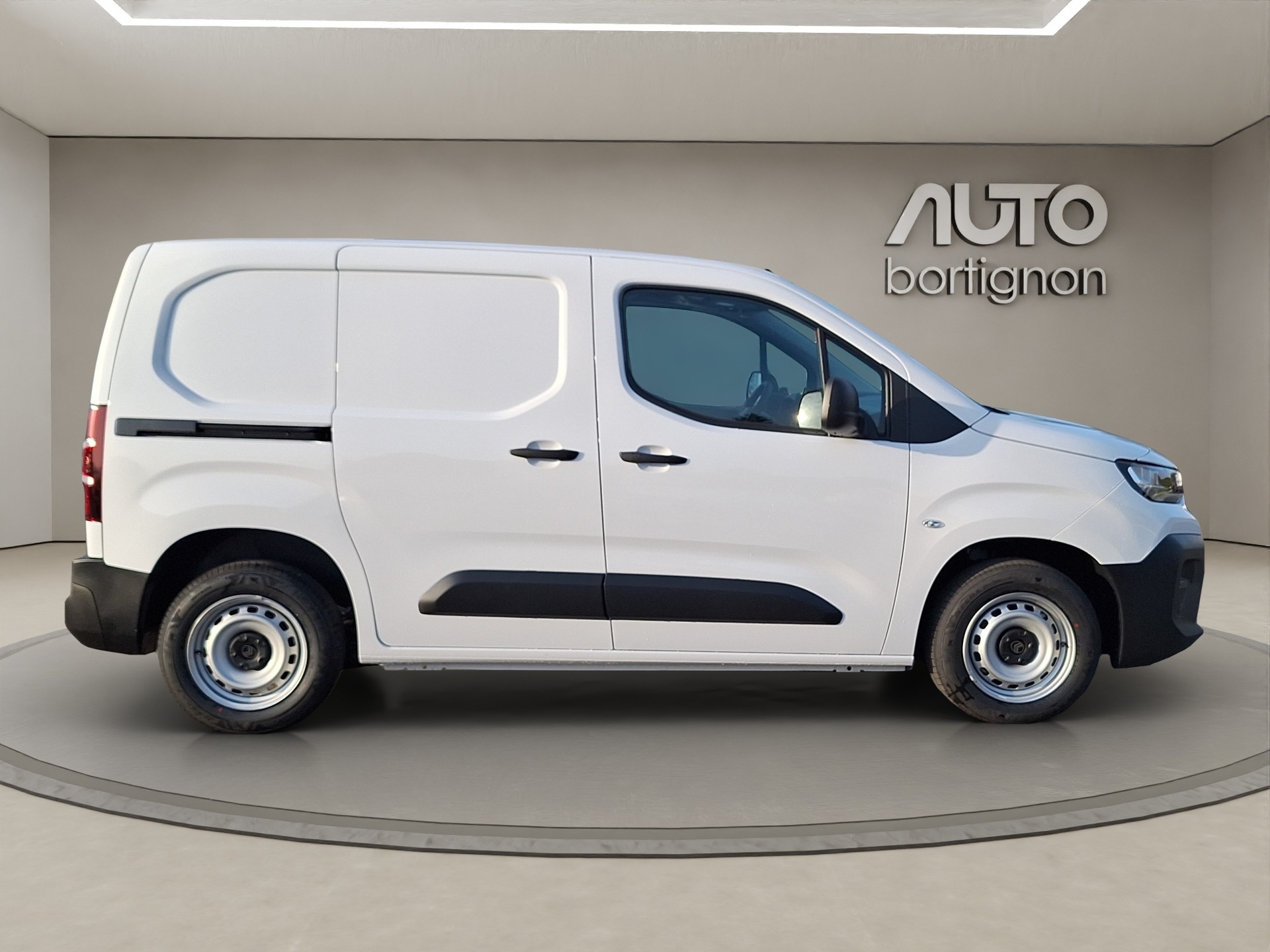 CITROEN Berlingo Van M 1.2 Pure Tech 110 s/s First-image-3