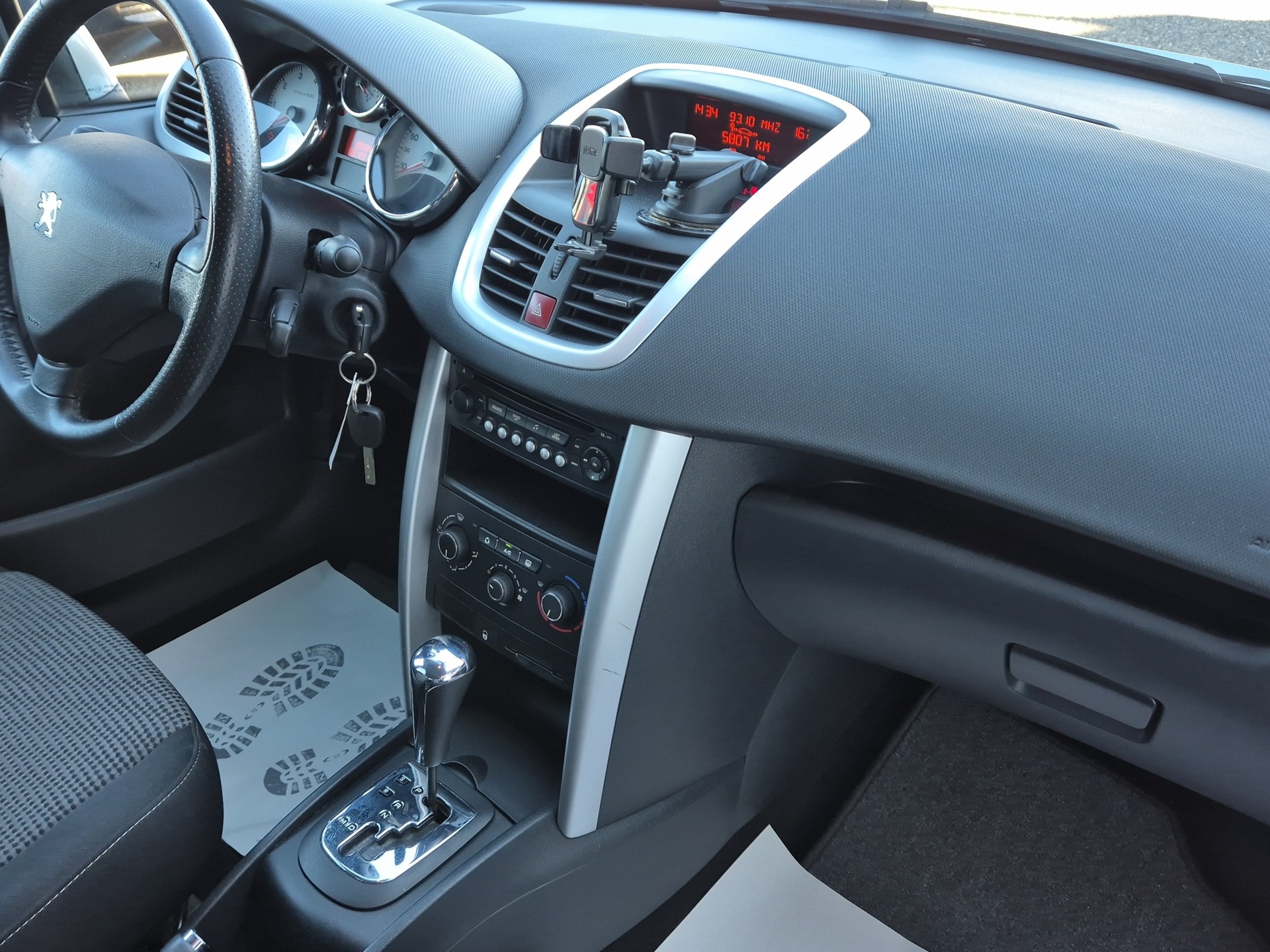 PEUGEOT 207 1.6 16V Sport Automatic-image-21