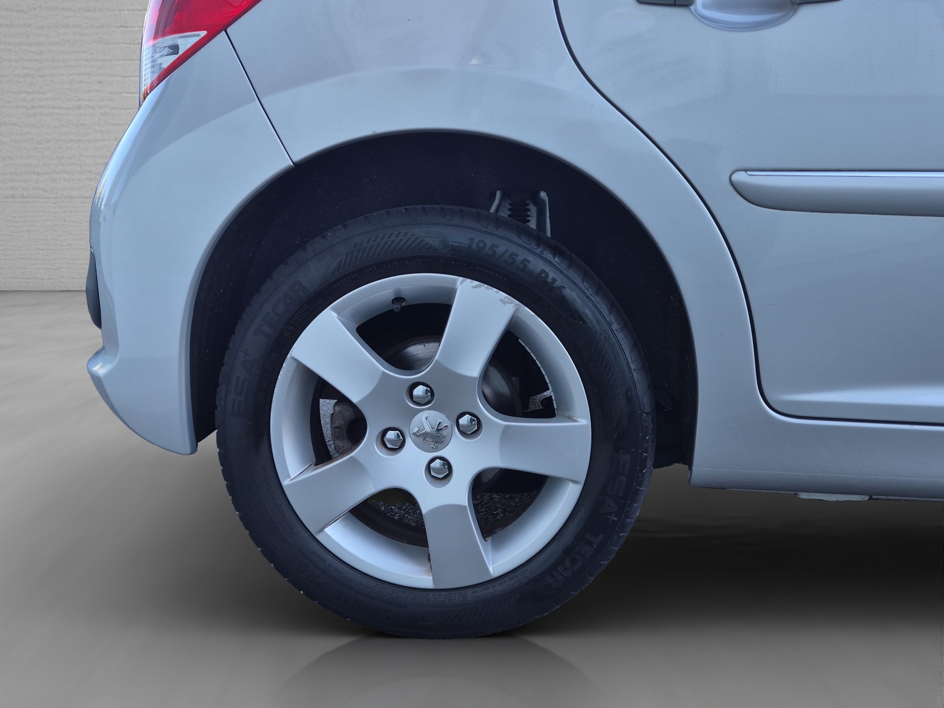 PEUGEOT 207 1.6 16V Sport Automatic-image-13