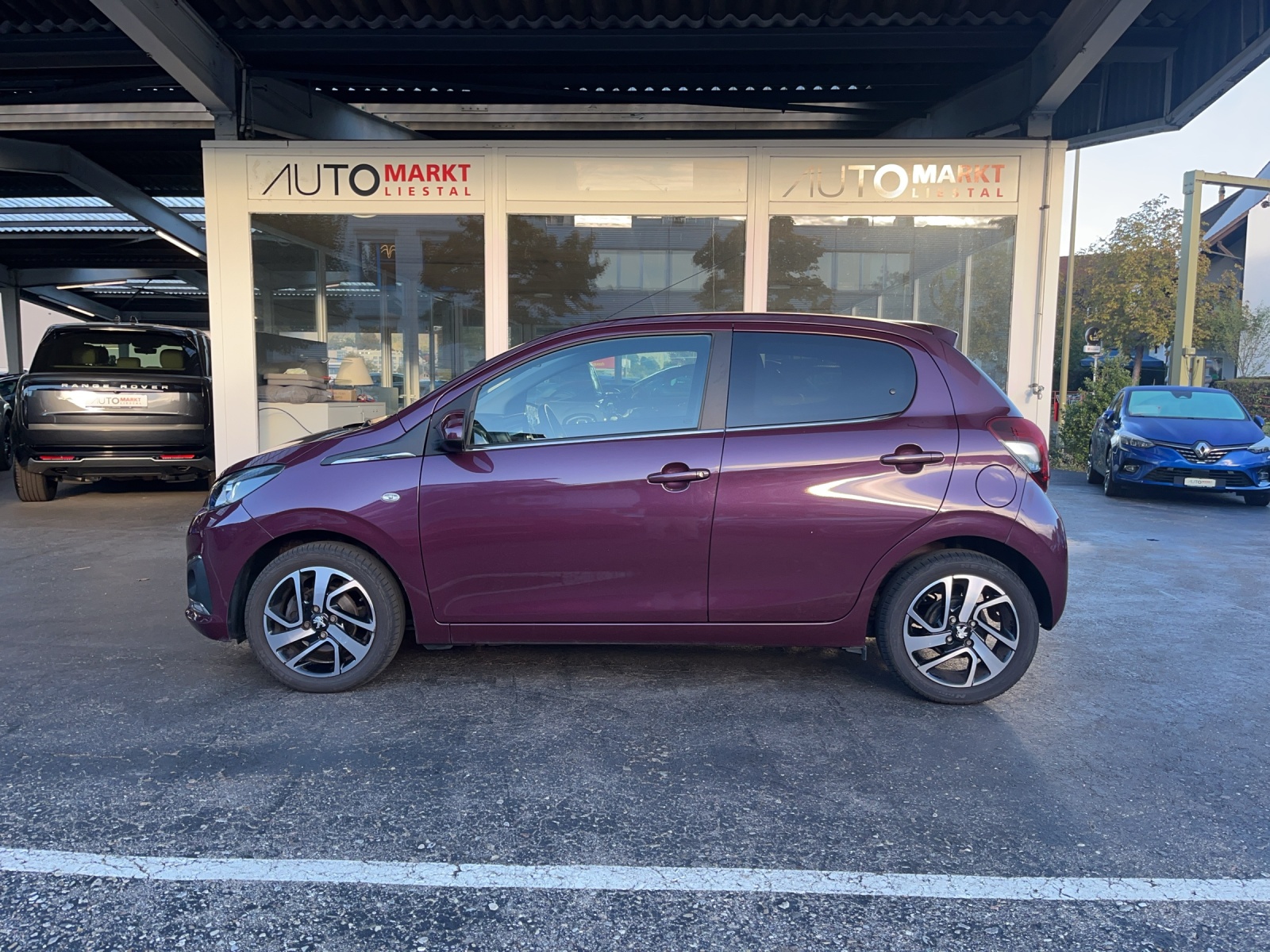 PEUGEOT 108 1.2 VTi Allure-image-1