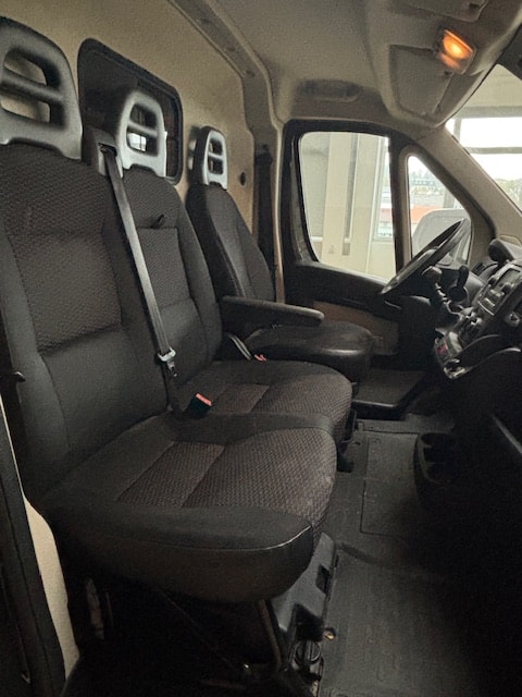 CITROEN Jumper 30 2.0 BlueHDi 110 Confort L2H1-image-3