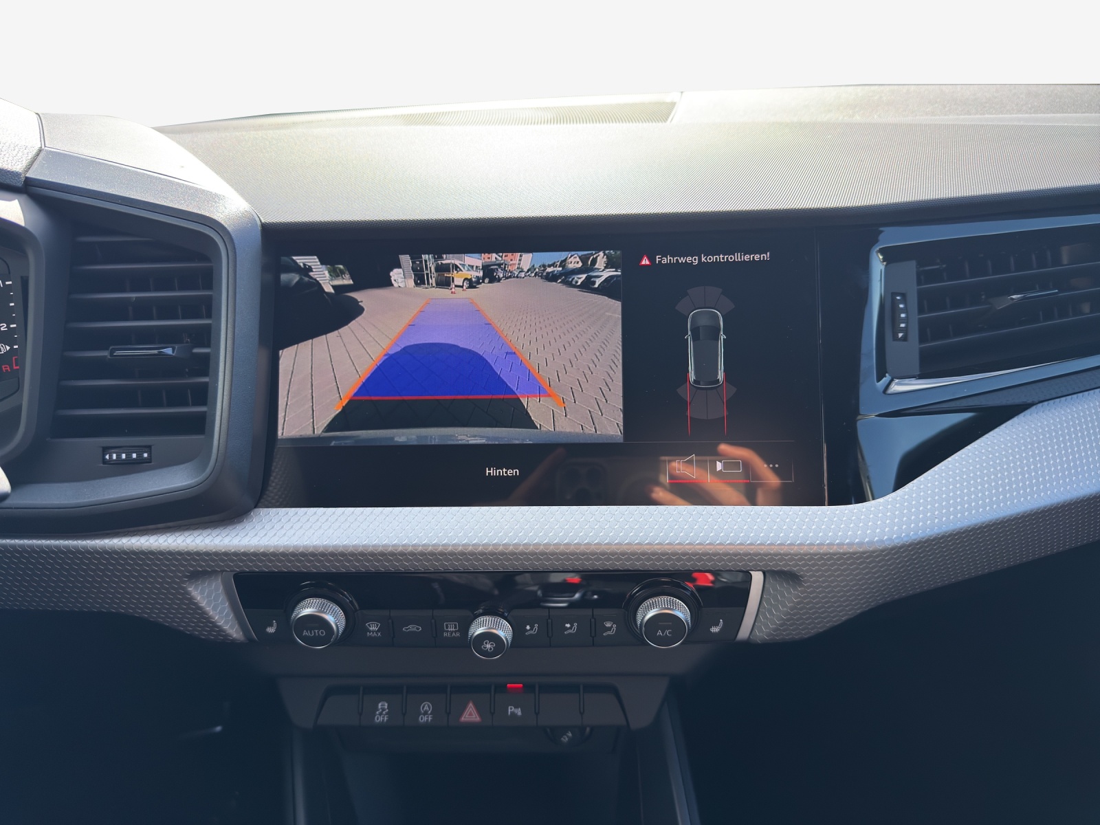 AUDI A1 Sportback 30 TFSI Attraction S-tronic-image-13