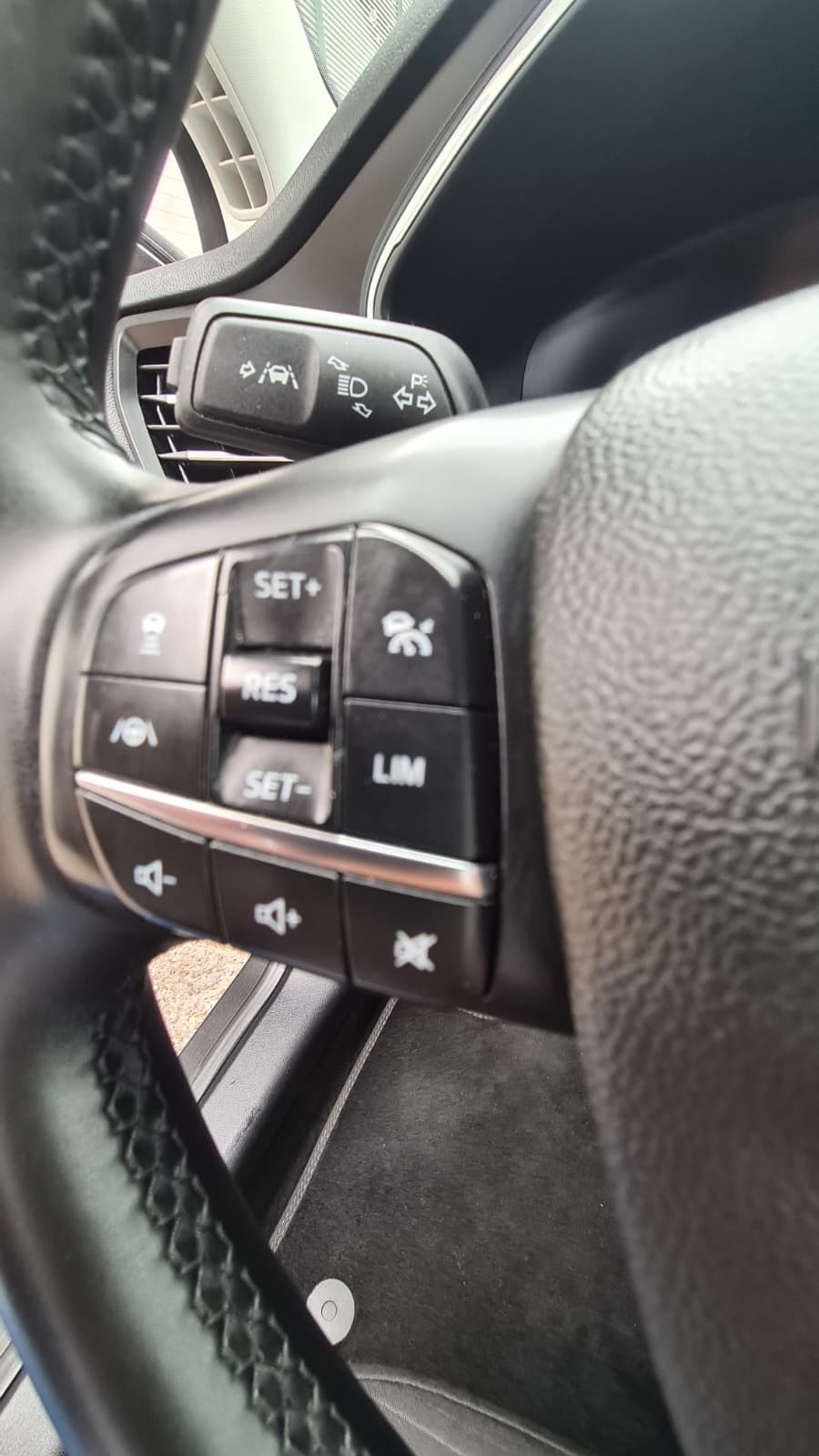 FORD Focus 1.0 MHEV Titanium X Automat ** Gr-Navi ** RF-Kamera ** Abstandsregelsystem ** Sitzheizung ** Neues Modell 2023 **-image-10