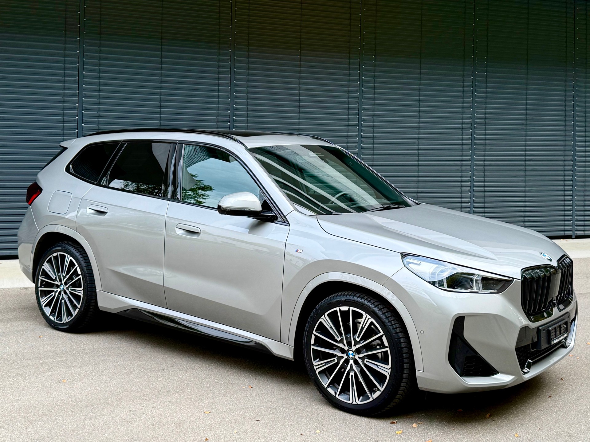 BMW X1 xDrive 23i 48V M Sport-image-6