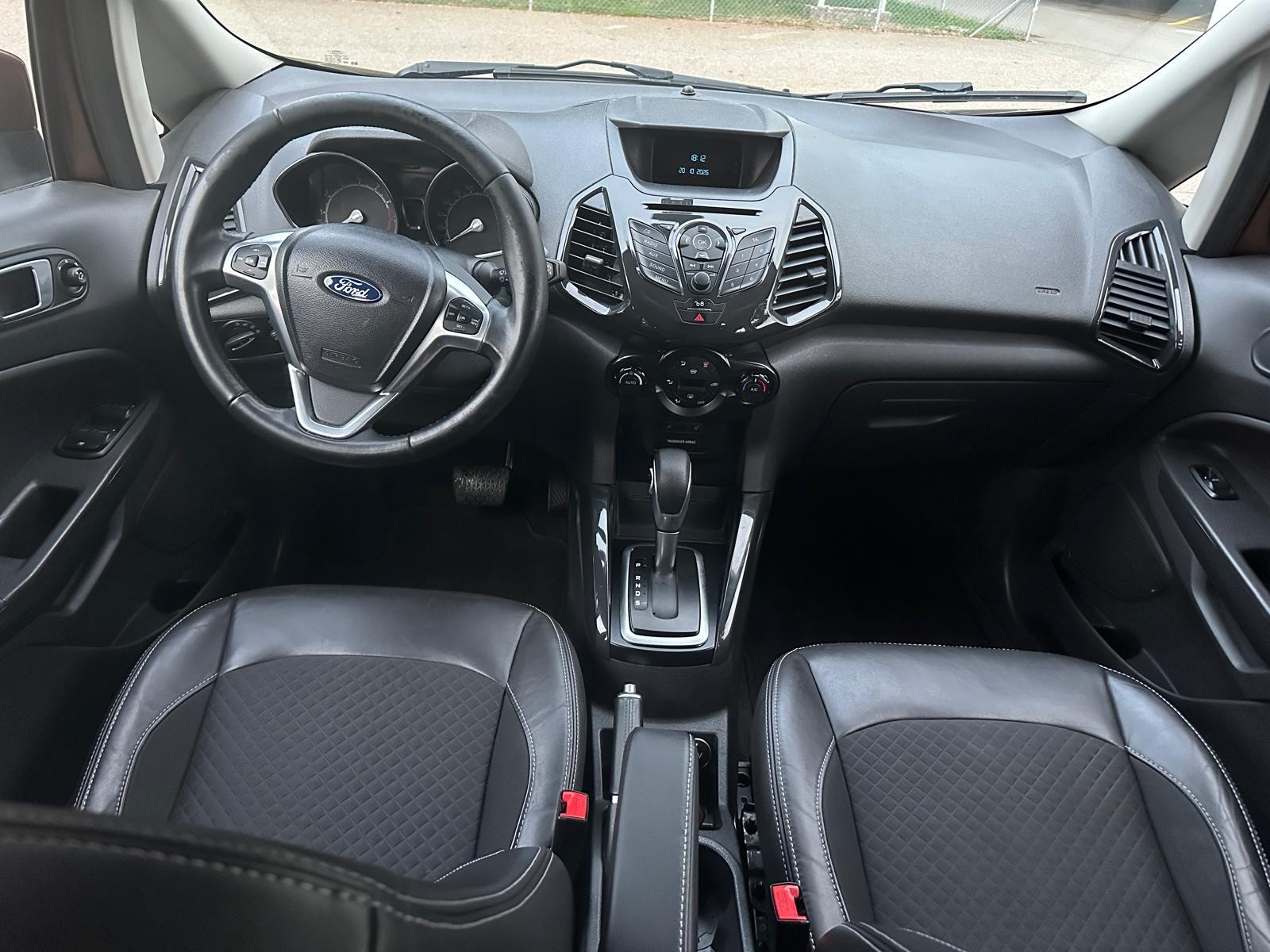FORD EcoSport 1.5 Titanium PowerShift-image-6