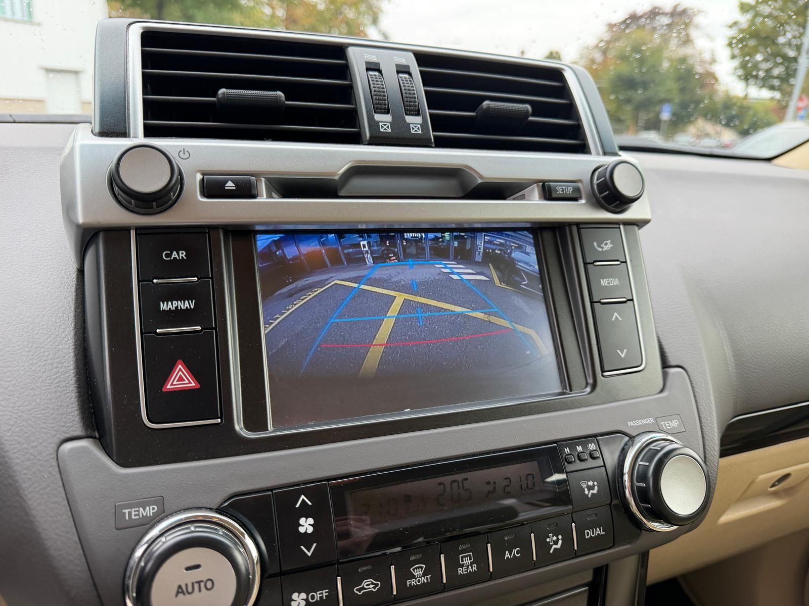 TOYOTA Land Cruiser 3.0 TD Luna Automatic-image-26