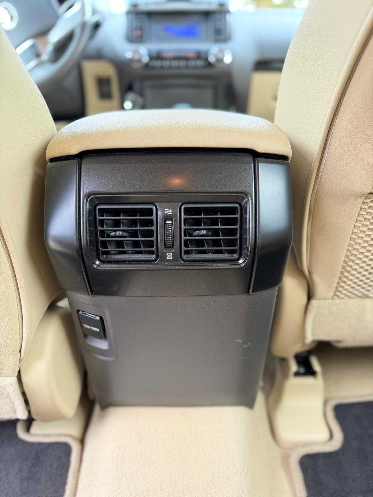TOYOTA Land Cruiser 3.0 TD Luna Automatic-image-13