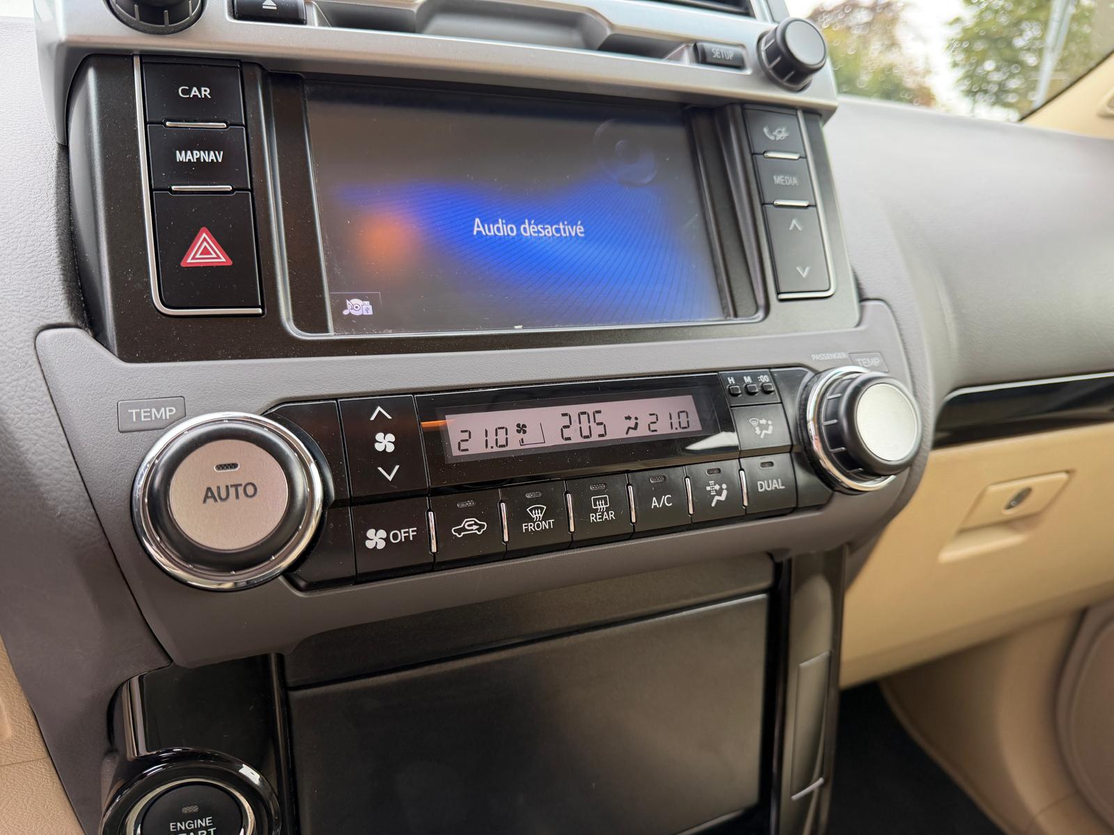 TOYOTA Land Cruiser 3.0 TD Luna Automatic-image-25