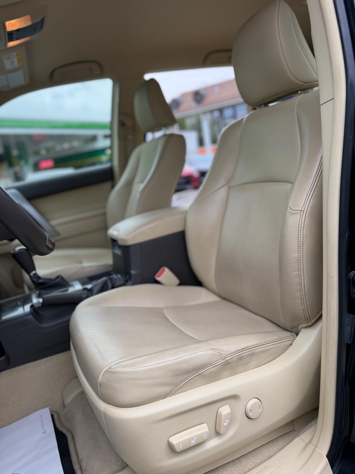 TOYOTA Land Cruiser 3.0 TD Luna Automatic-image-8