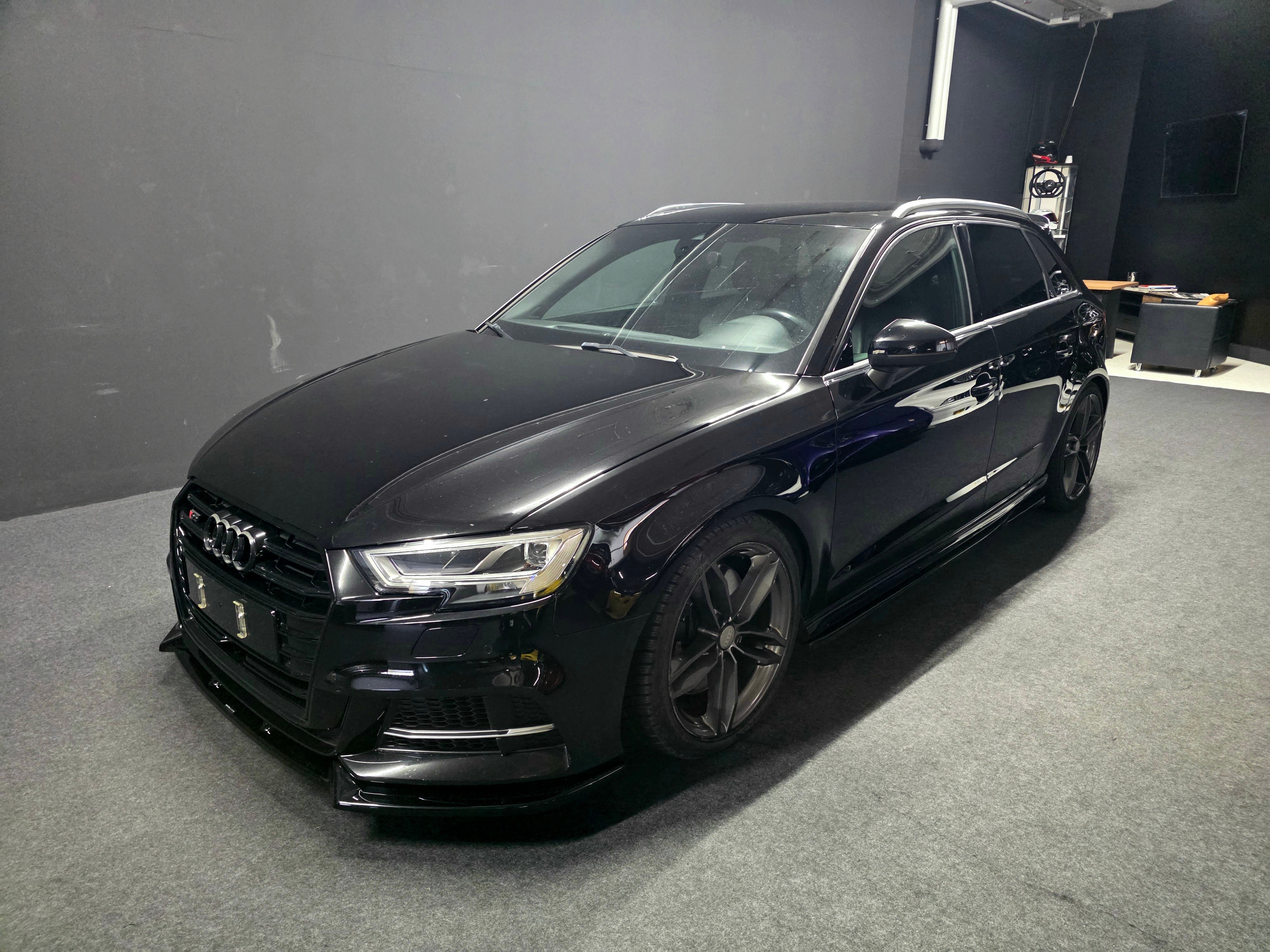 Car photo