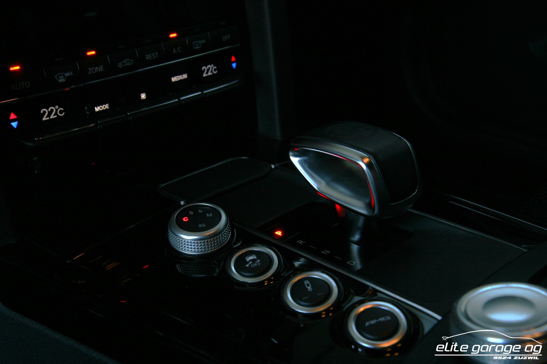 MERCEDES-BENZ E 63 AMG T-Modell DESIGNO-image-15