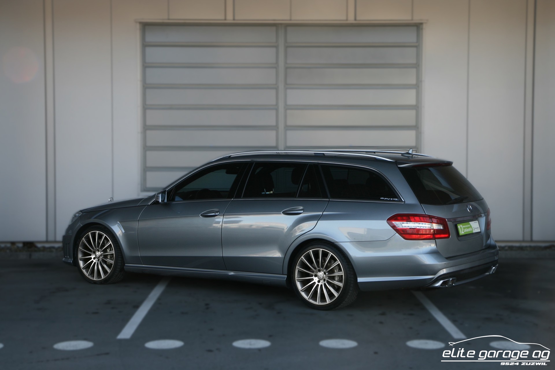 MERCEDES-BENZ E 63 AMG T-Modell DESIGNO-image-2