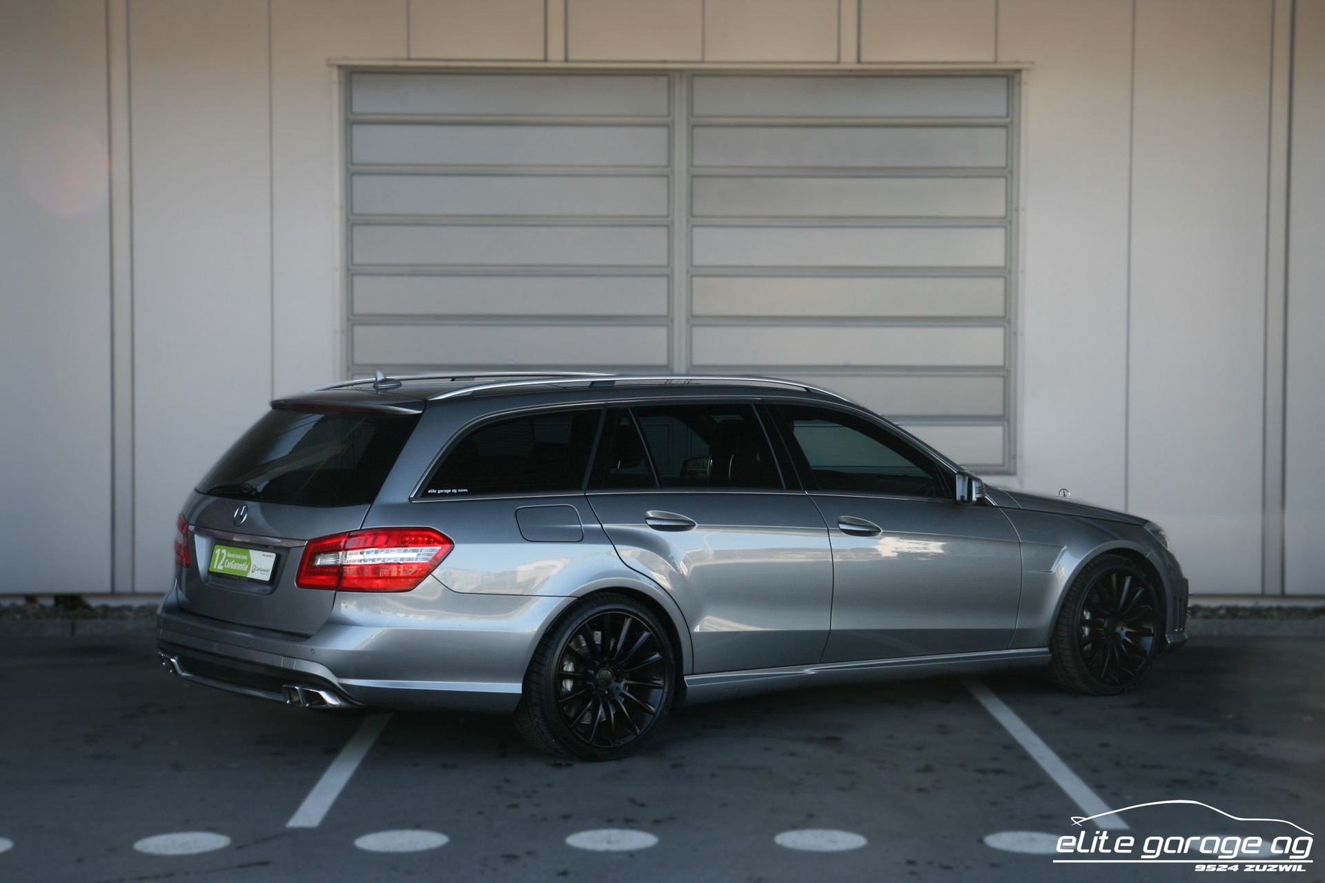 MERCEDES-BENZ E 63 AMG T-Modell DESIGNO-image-4