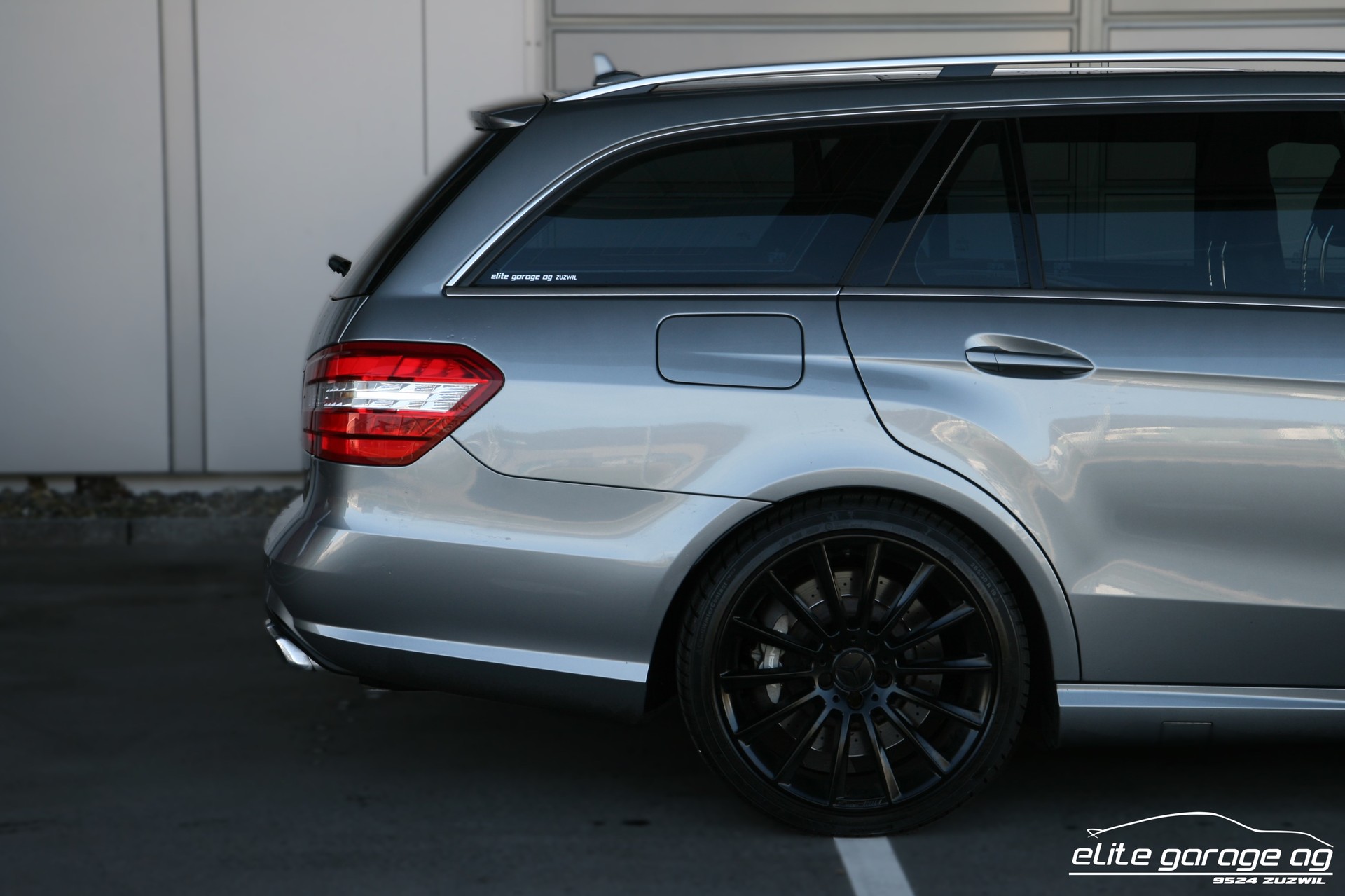 MERCEDES-BENZ E 63 AMG T-Modell DESIGNO-image-10