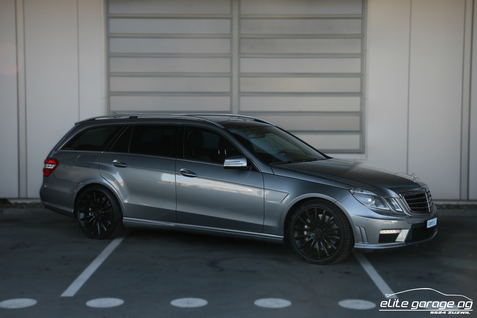 MERCEDES-BENZ E 63 AMG T-Modell DESIGNO-image-6