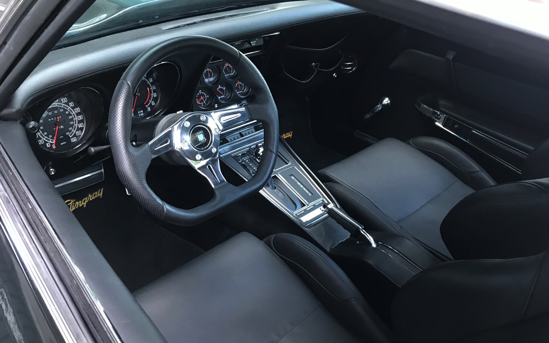 CHEVROLET CORVETTE C3-image-4
