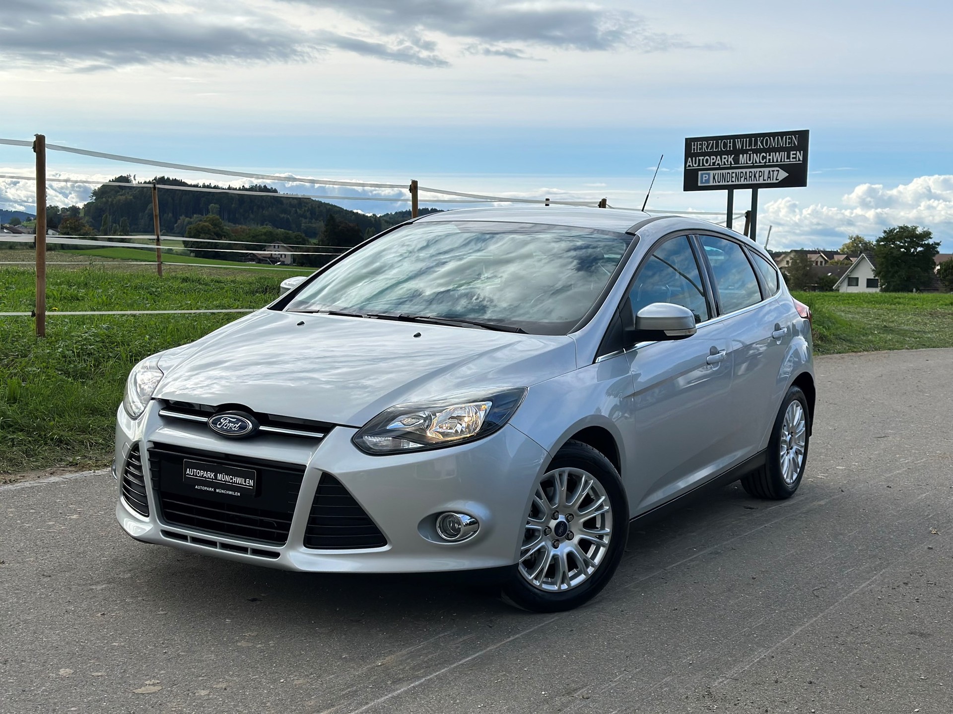 FORD Focus 1.6i VCT Carving PowerShift-image-0