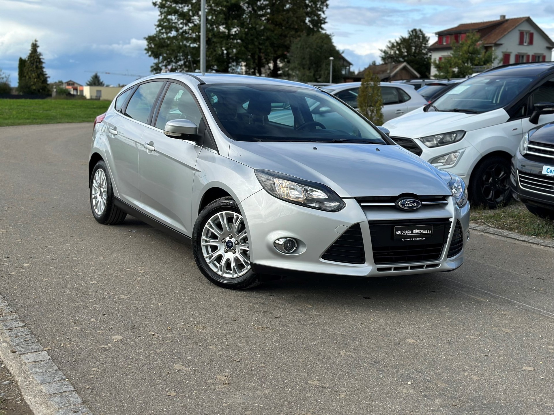 FORD Focus 1.6i VCT Carving PowerShift-image-1
