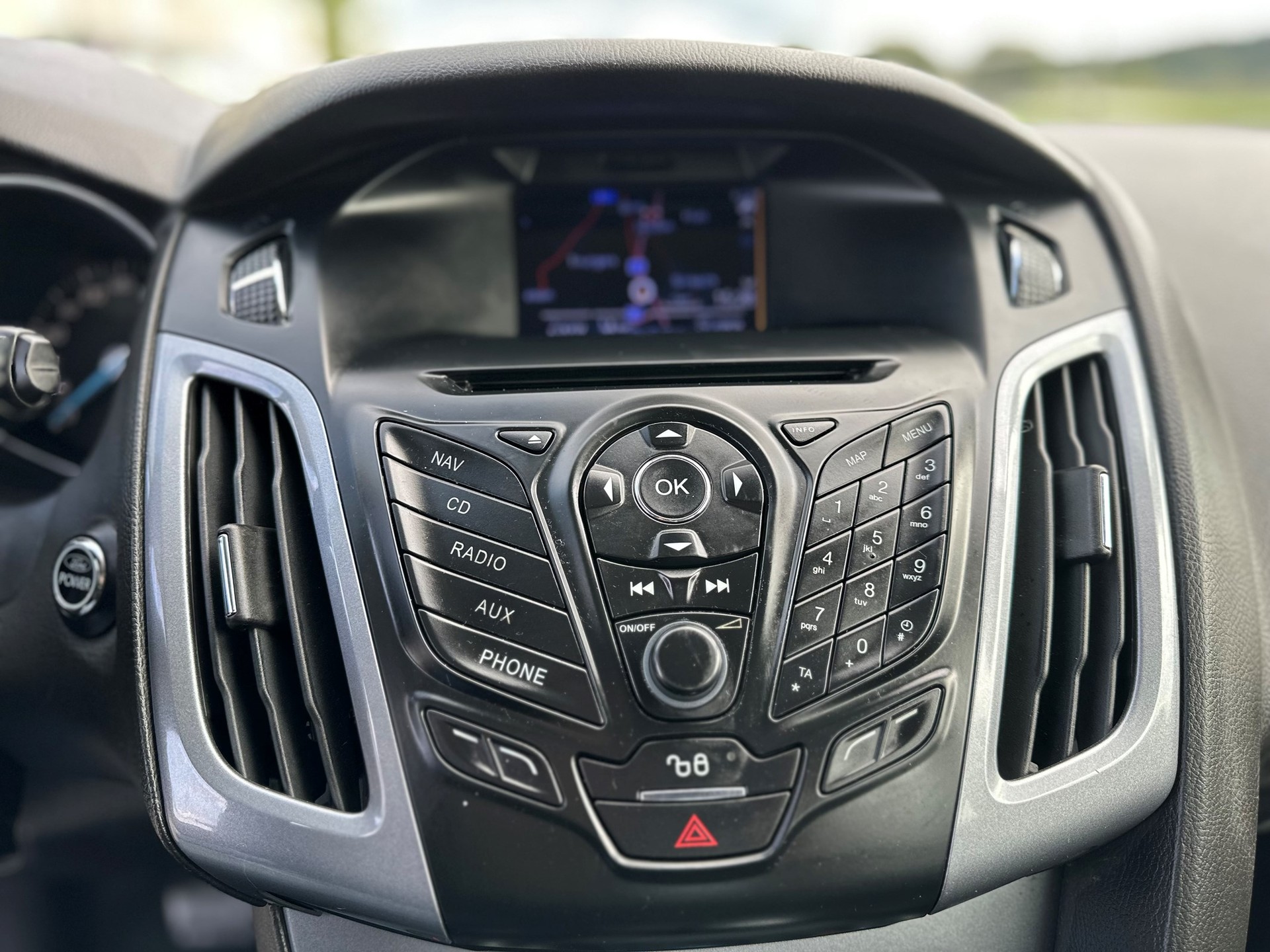 FORD Focus 1.6i VCT Carving PowerShift-image-10