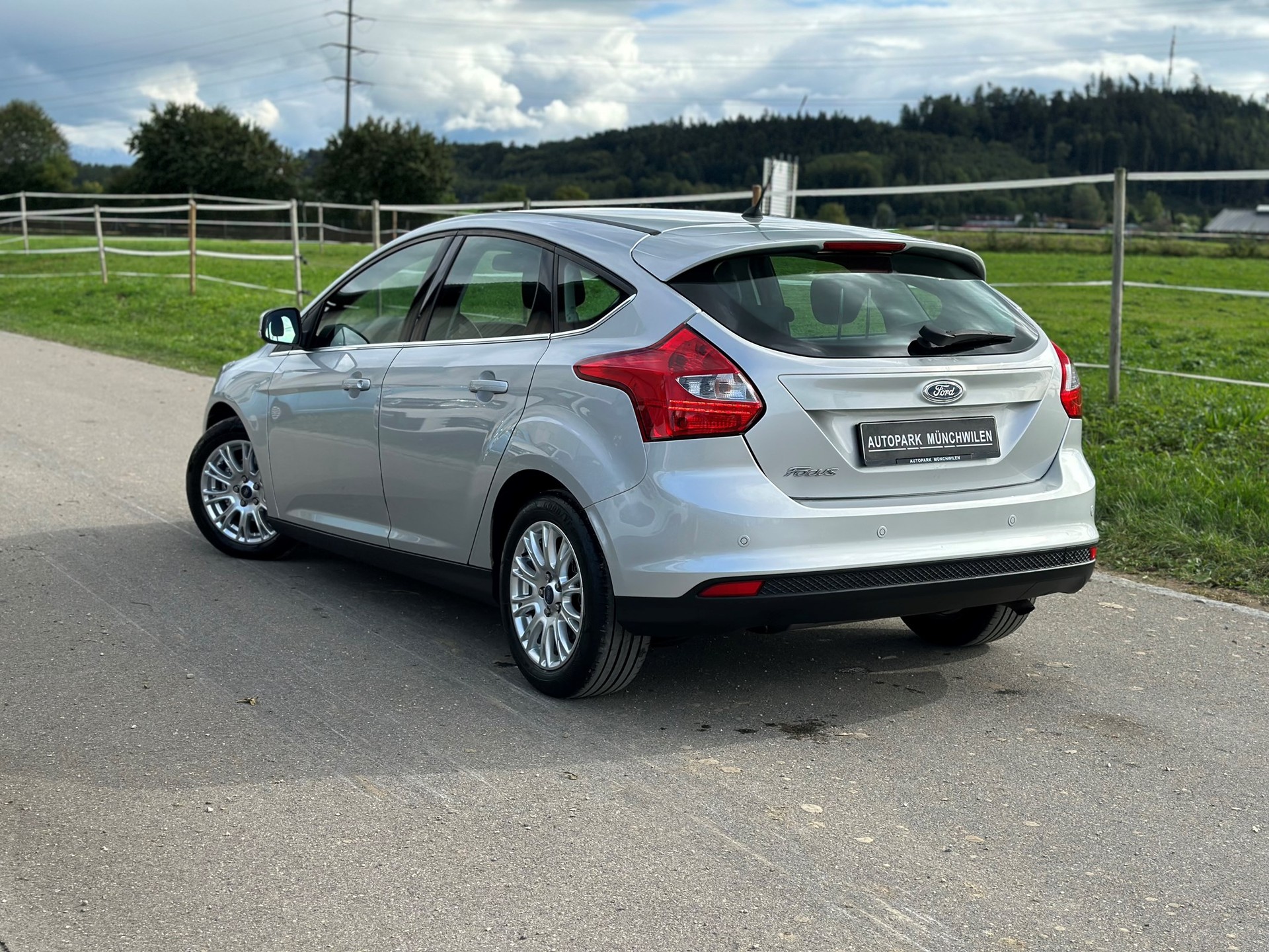 FORD Focus 1.6i VCT Carving PowerShift-image-2