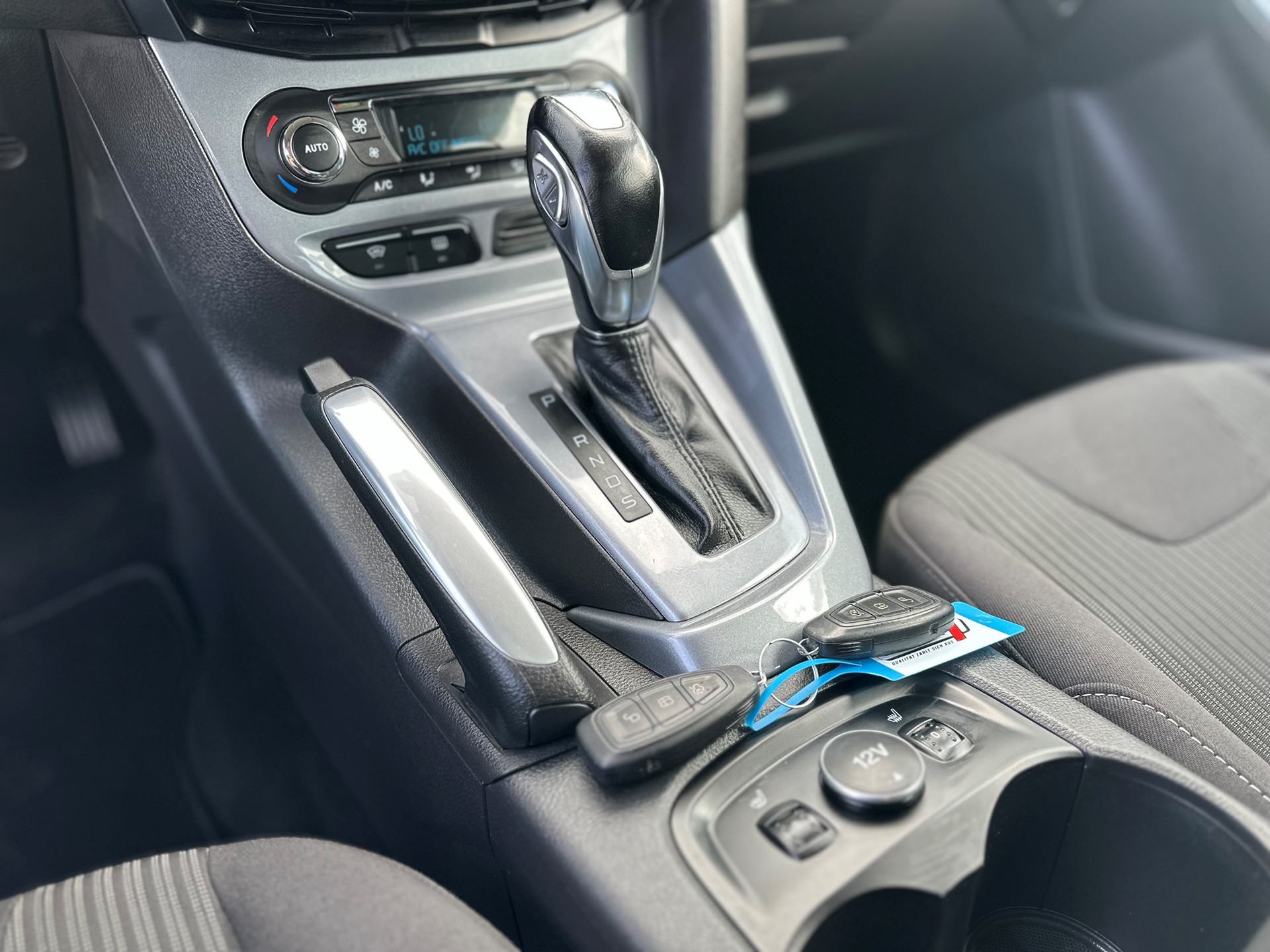 FORD Focus 1.6i VCT Carving PowerShift-image-11