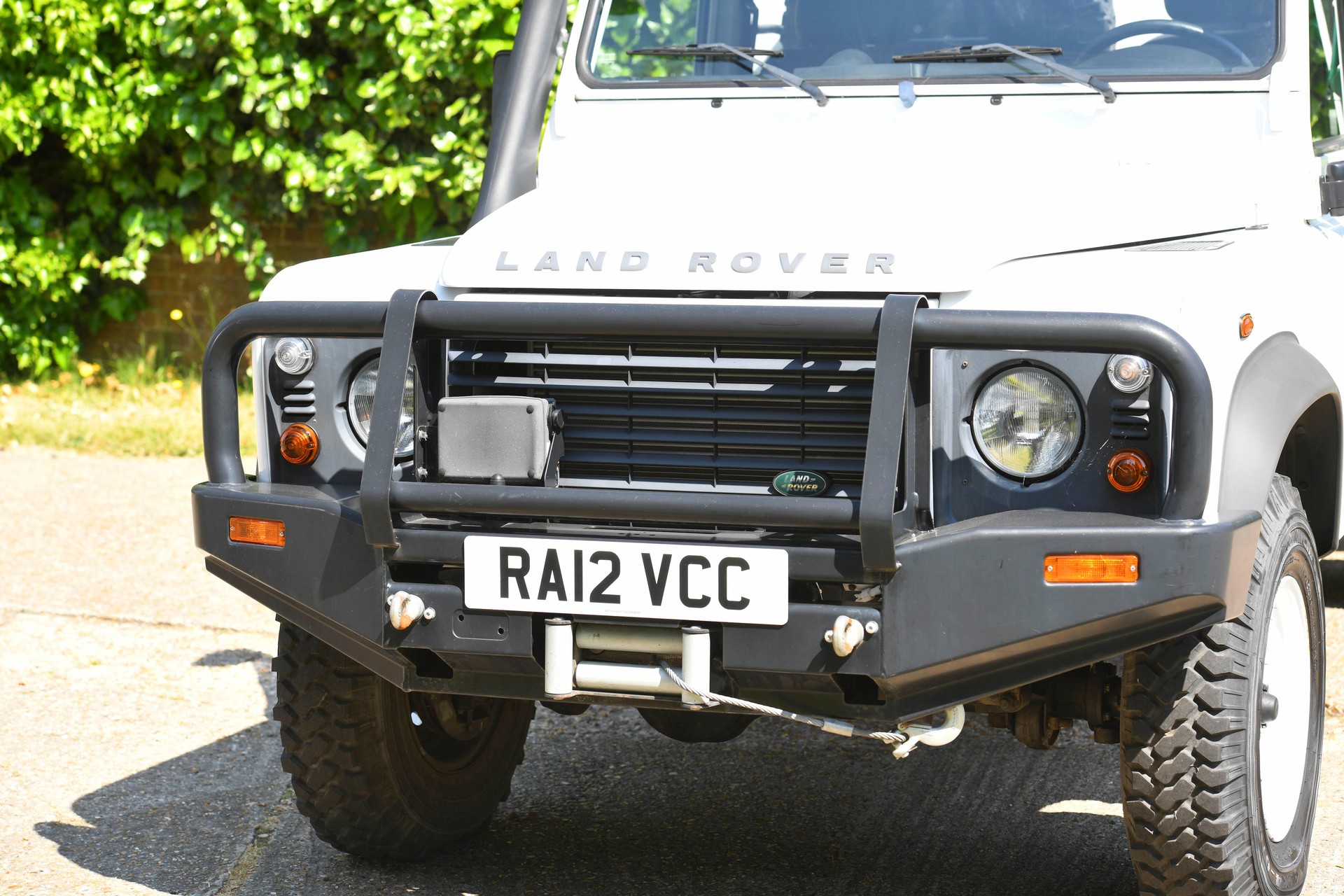 LAND ROVER Defender 130 2.2 Pick Up mit Aufbau-image-3