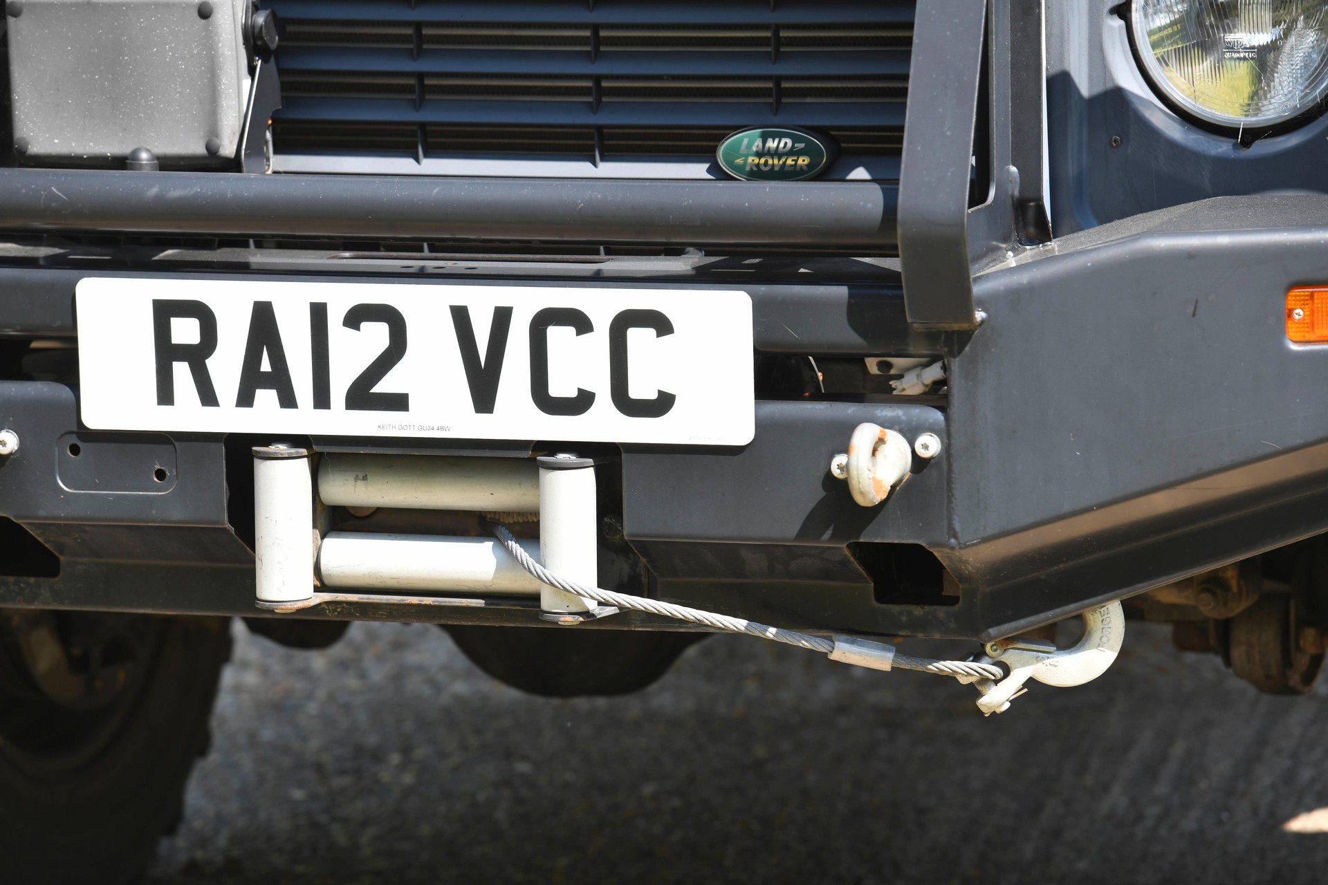 LAND ROVER Defender 130 2.2 Pick Up mit Aufbau-image-11