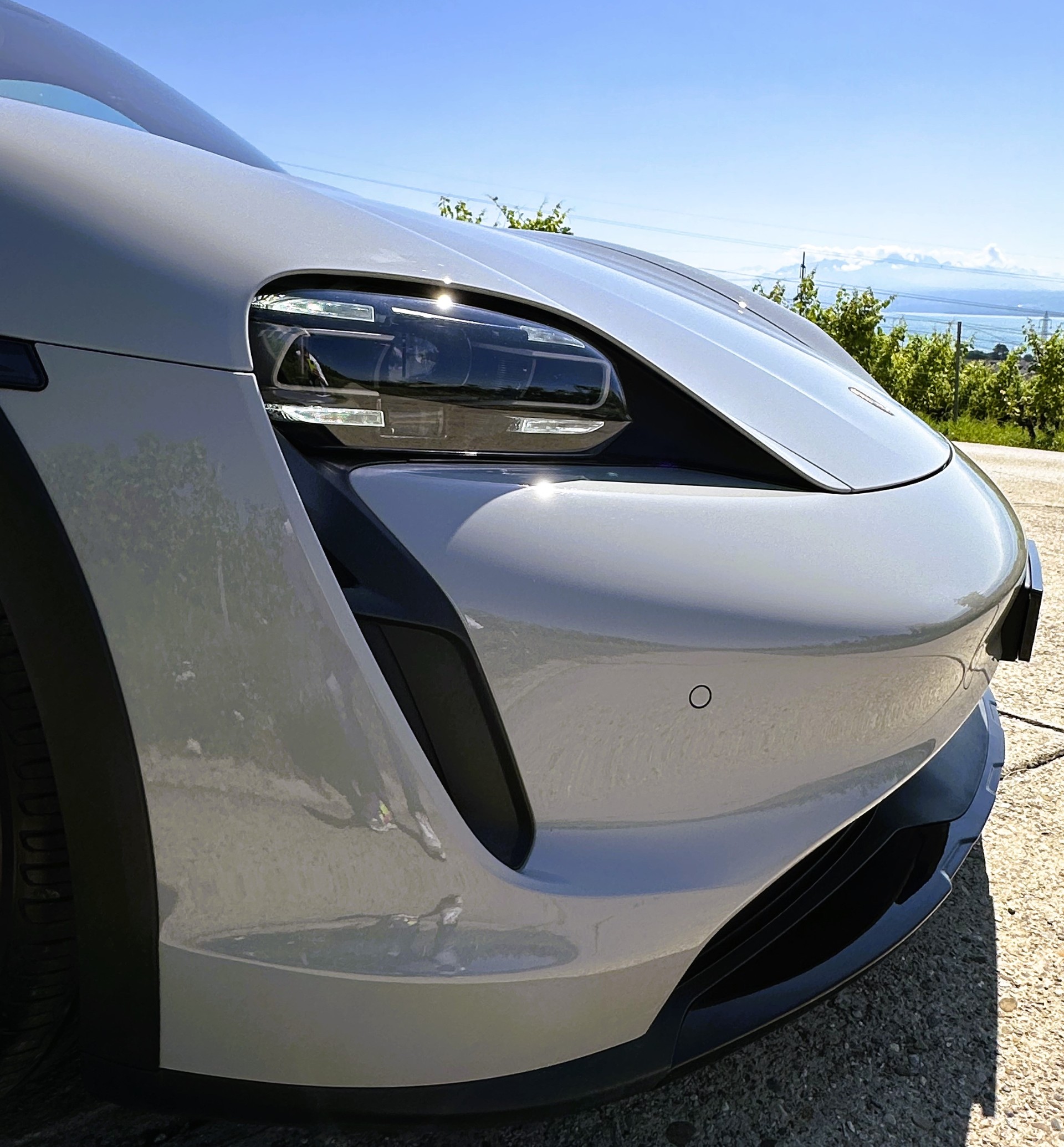 PORSCHE Taycan 4 Cross Turismo-image-25
