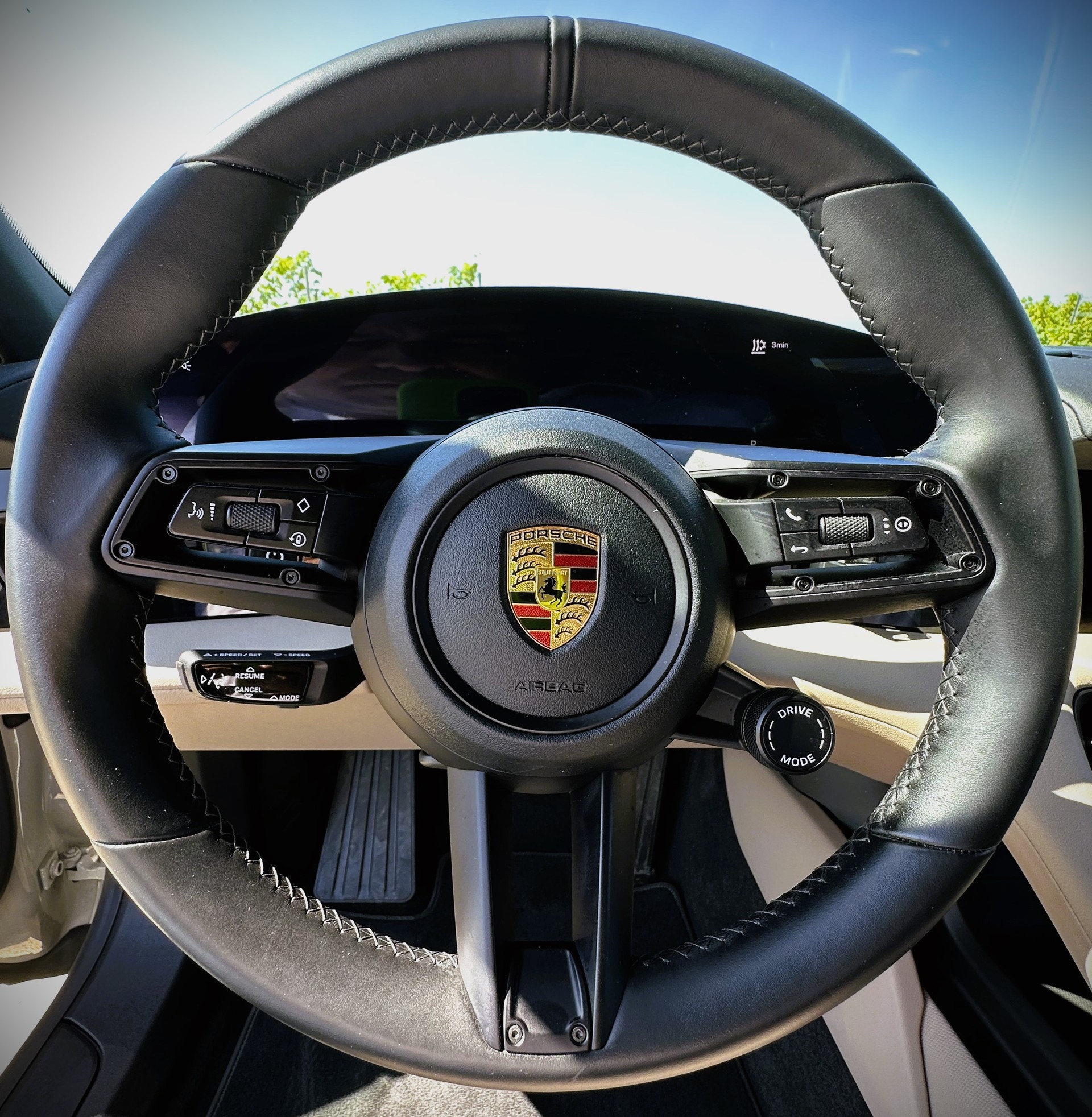 PORSCHE Taycan 4 Cross Turismo-image-12