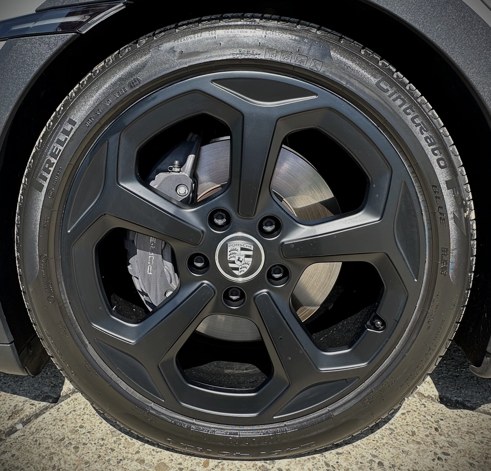 PORSCHE Taycan 4 Cross Turismo-image-26