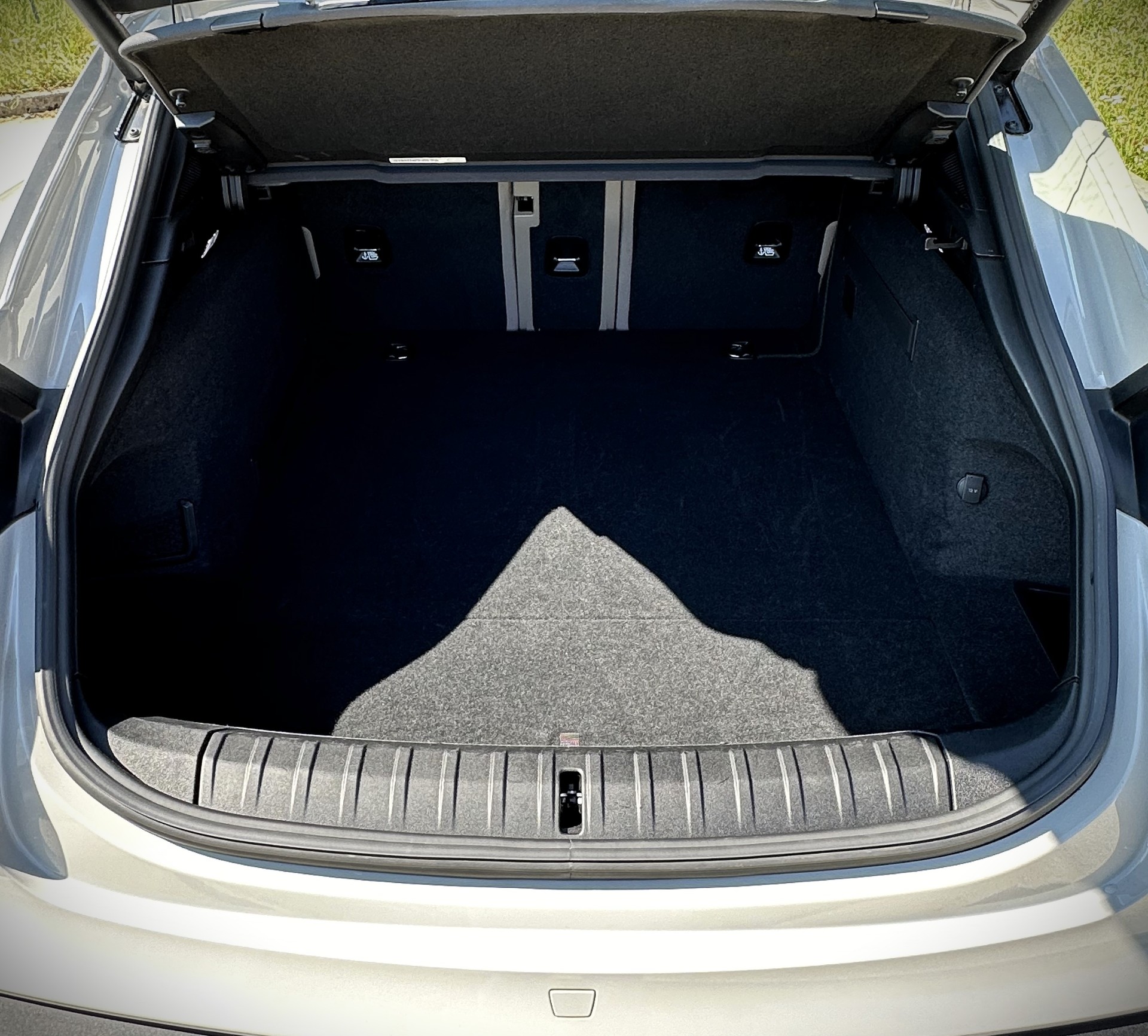 PORSCHE Taycan 4 Cross Turismo-image-28