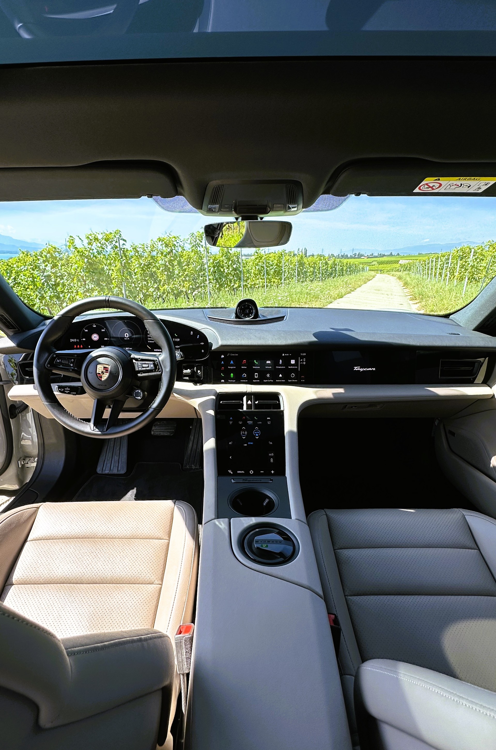 PORSCHE Taycan 4 Cross Turismo-image-14