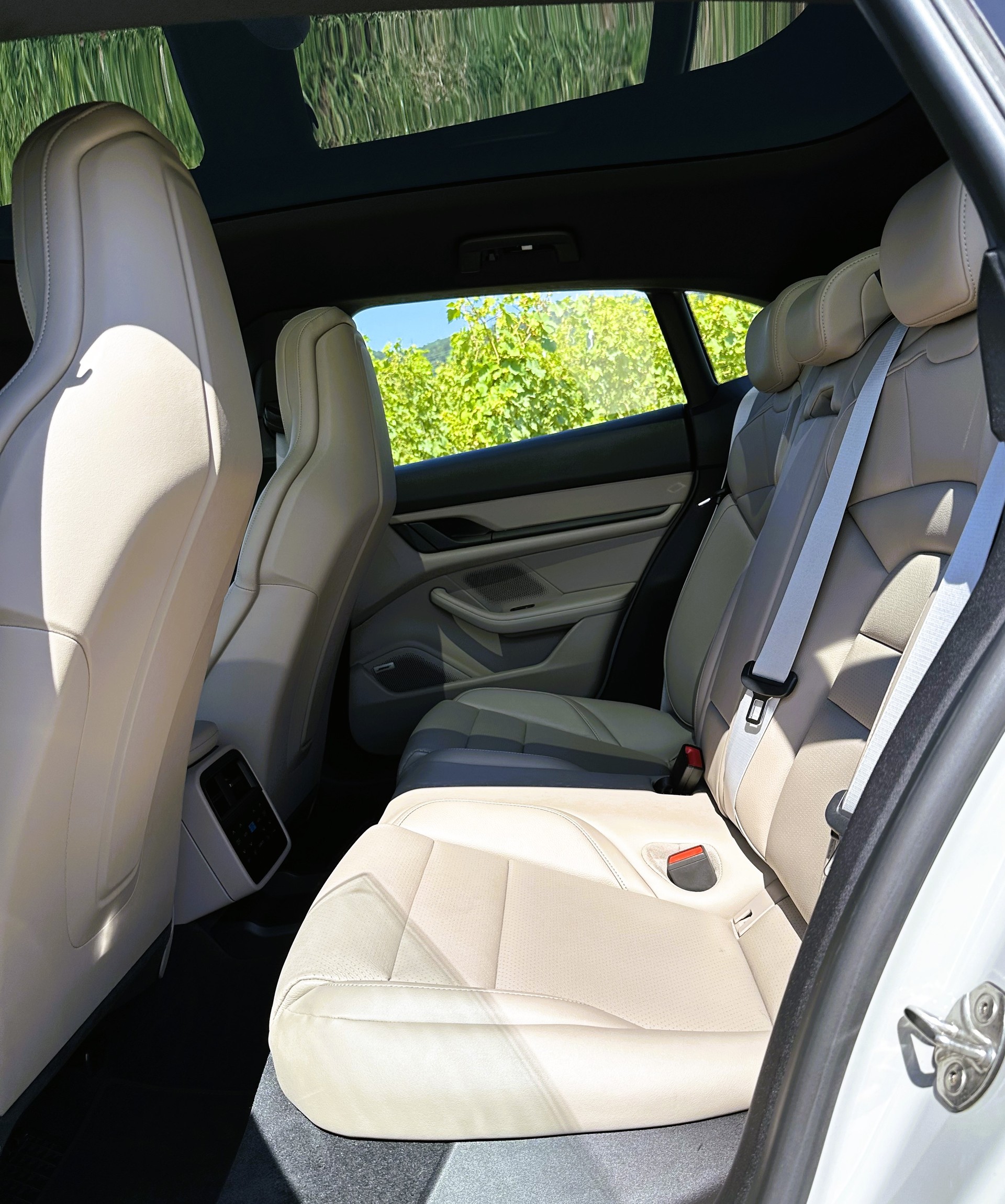 PORSCHE Taycan 4 Cross Turismo-image-20