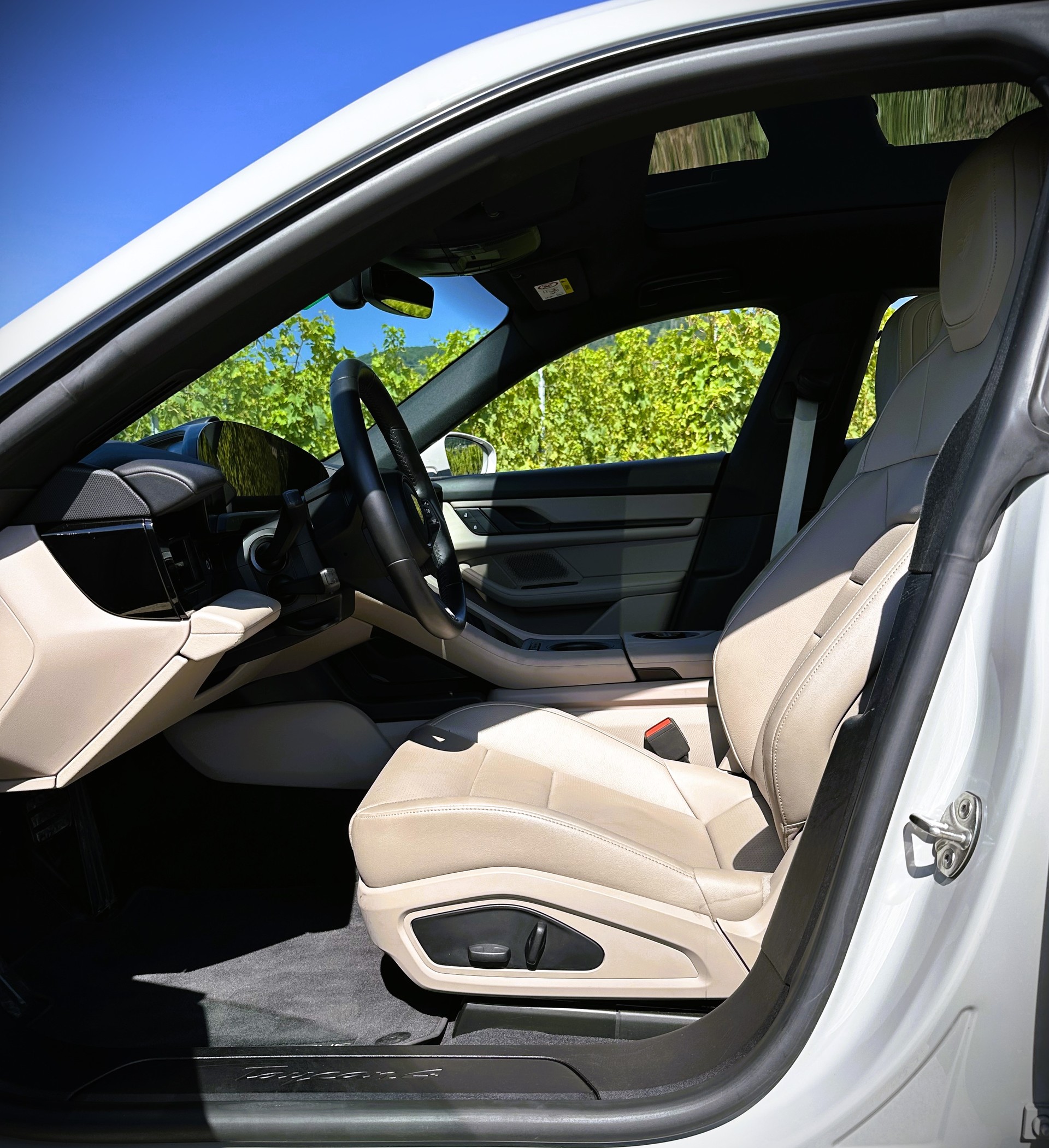 PORSCHE Taycan 4 Cross Turismo-image-8