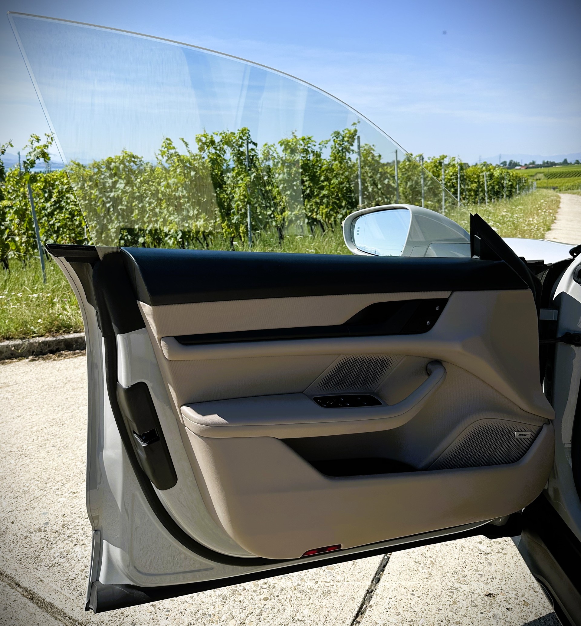 PORSCHE Taycan 4 Cross Turismo-image-9