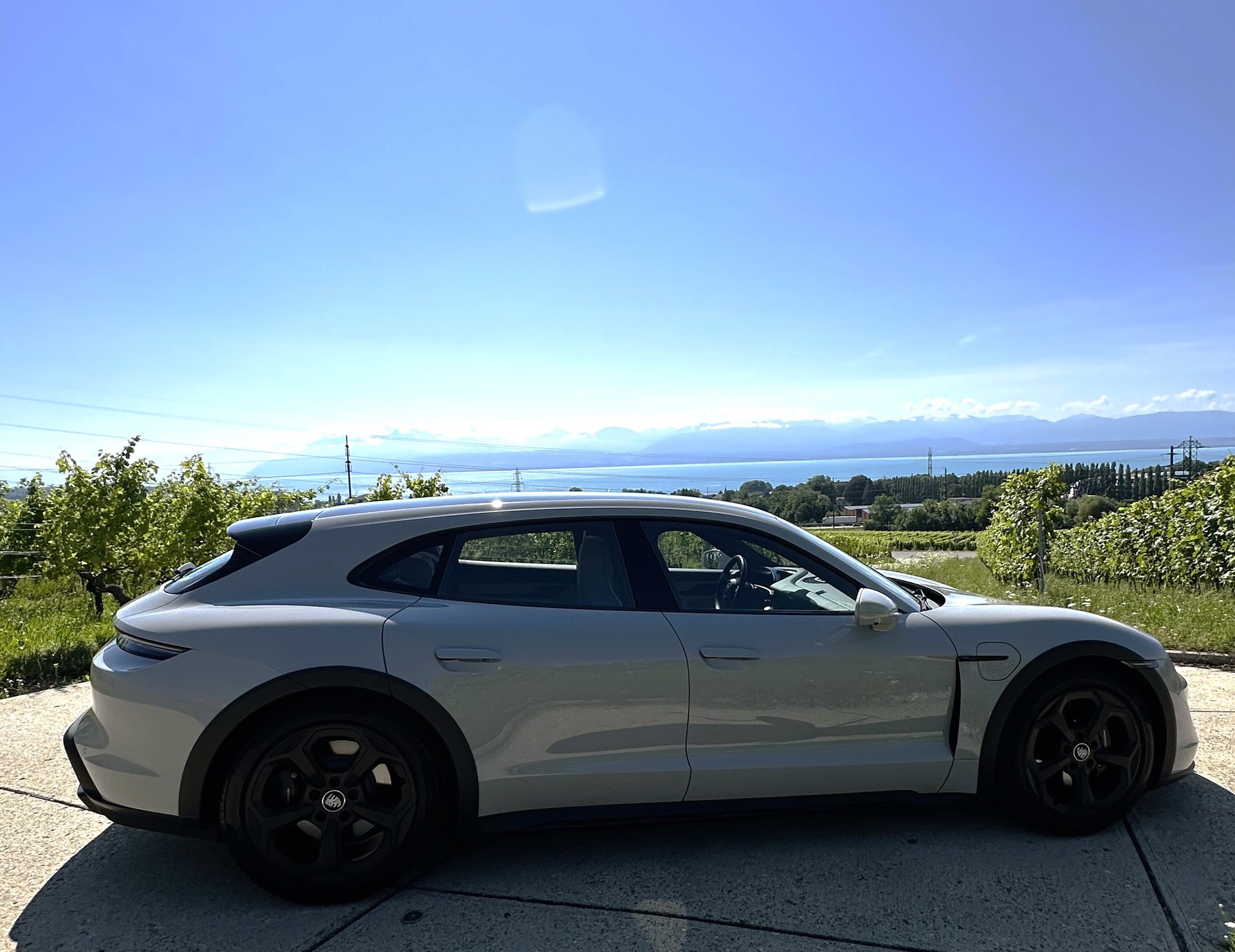 PORSCHE Taycan 4 Cross Turismo-image-4