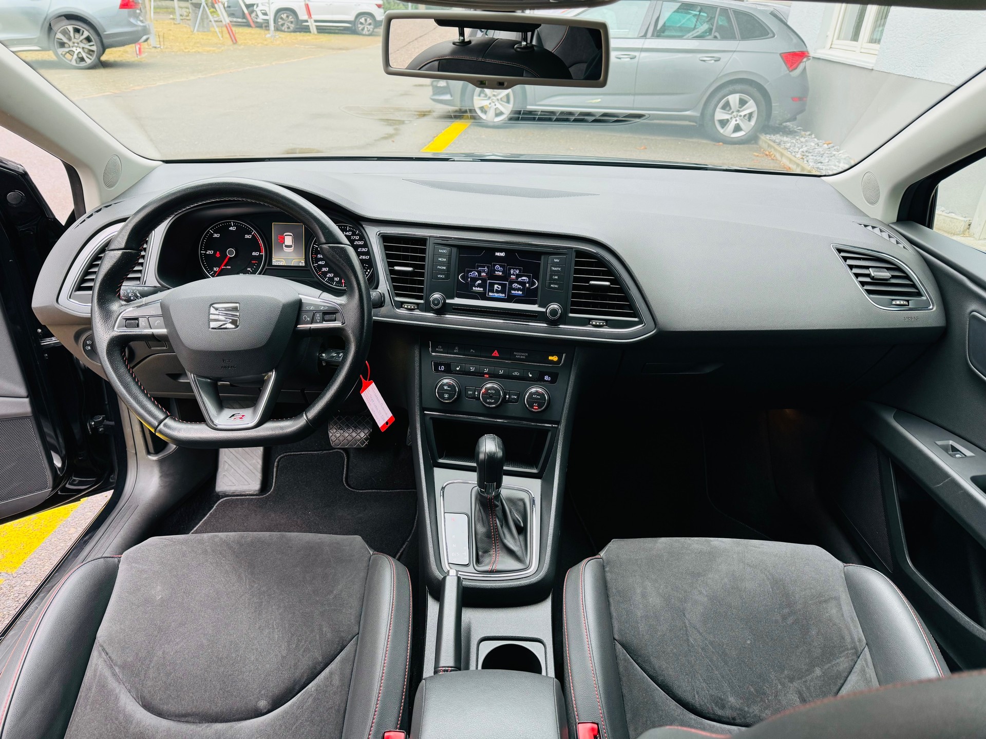 SEAT Leon ST 2.0 TDI FR DSG-image-12