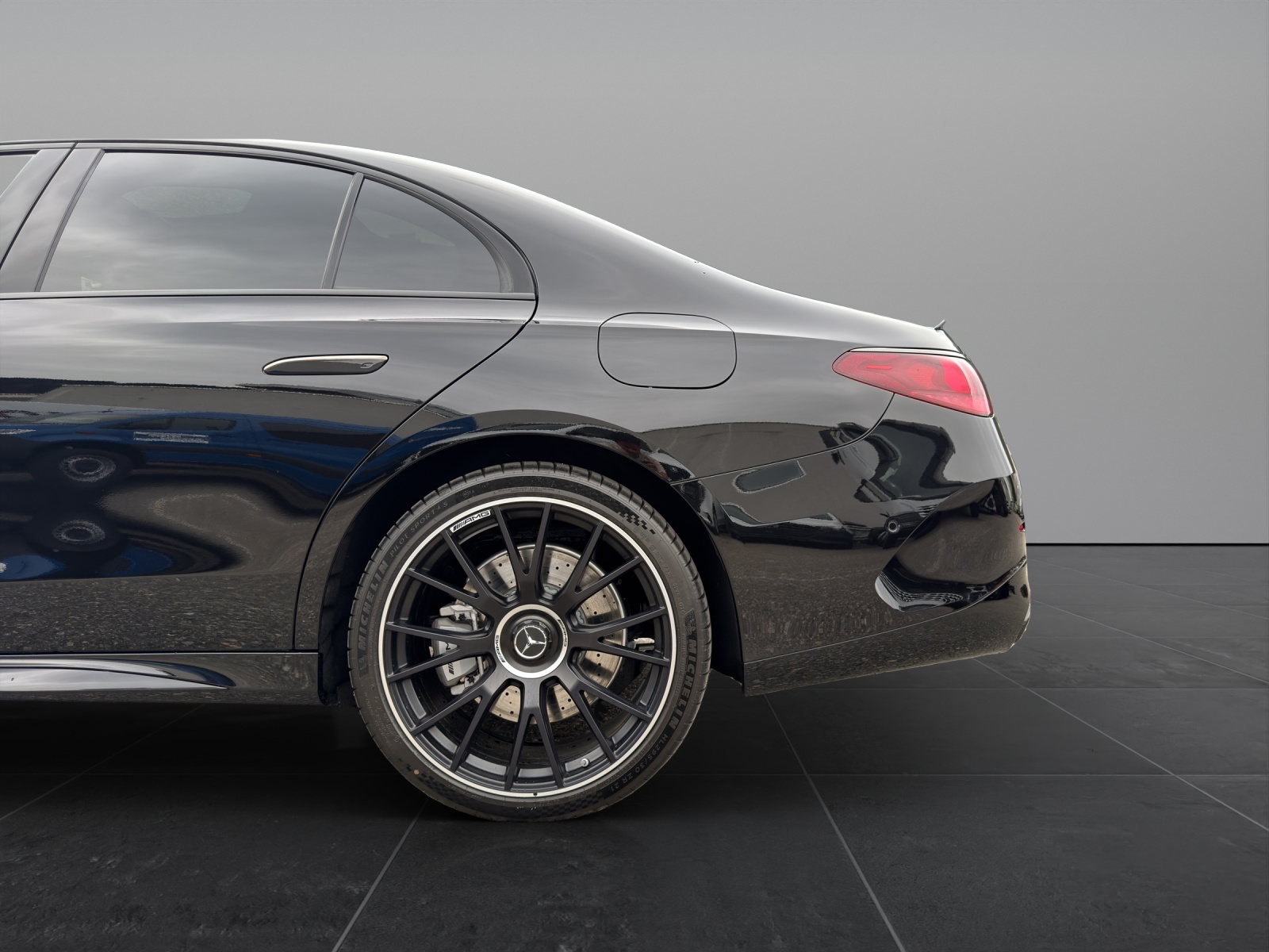 MERCEDES-BENZ E 53 Hybrid AMG 4matic+-image-14