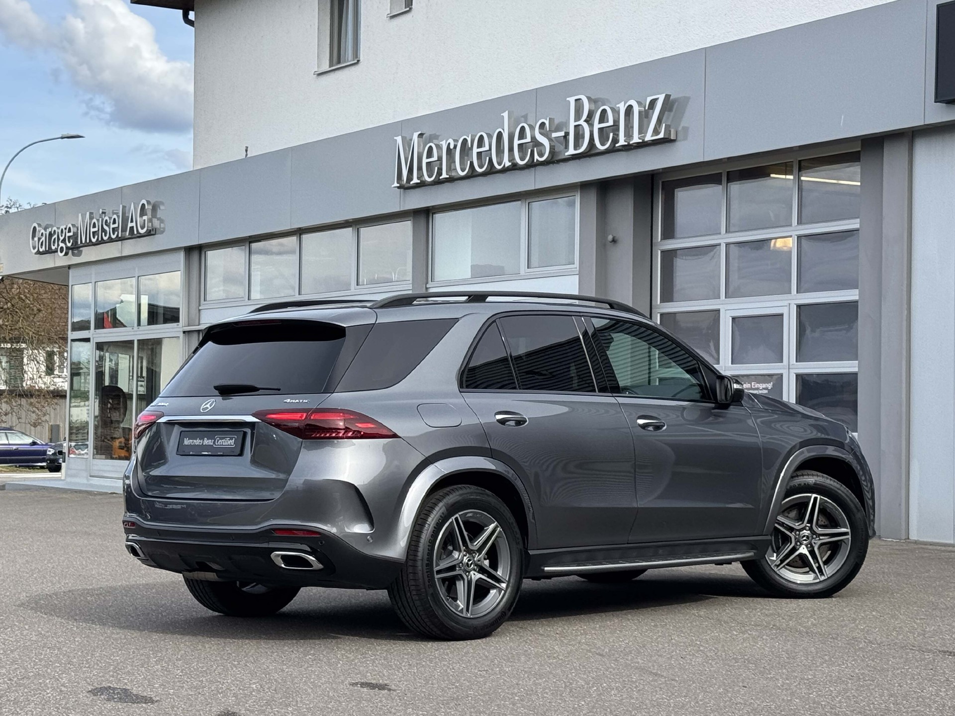 MERCEDES-BENZ GLE 300d AMG-Line 4Matic-image-2
