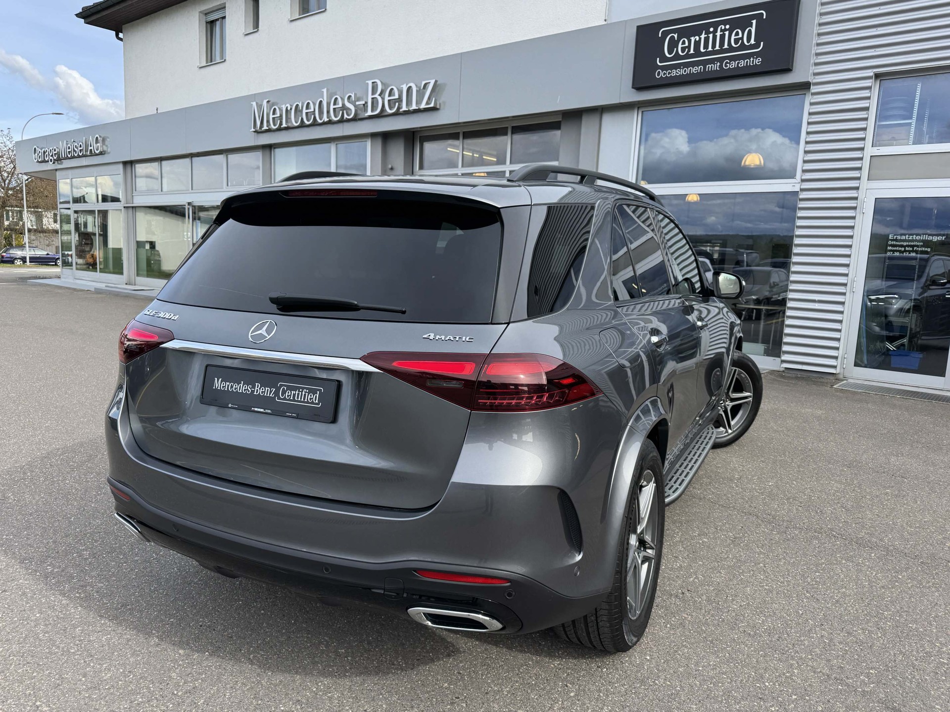 MERCEDES-BENZ GLE 300d AMG-Line 4Matic-image-3