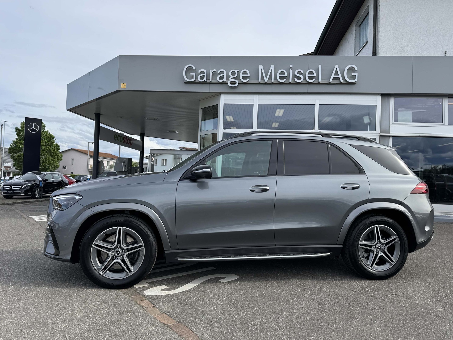 MERCEDES-BENZ GLE 300d AMG-Line 4Matic-image-5