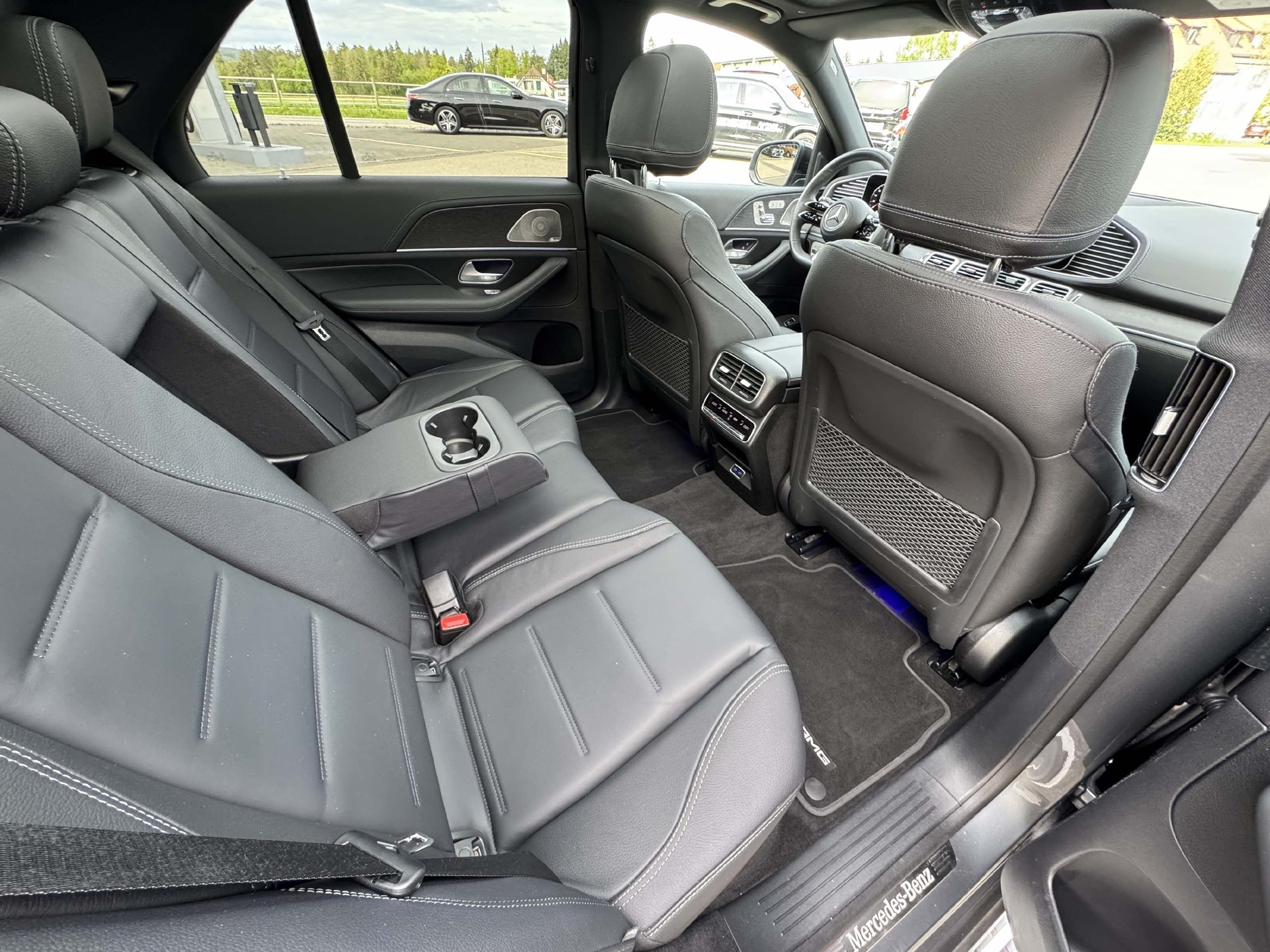 MERCEDES-BENZ GLE 300d AMG-Line 4Matic-image-9