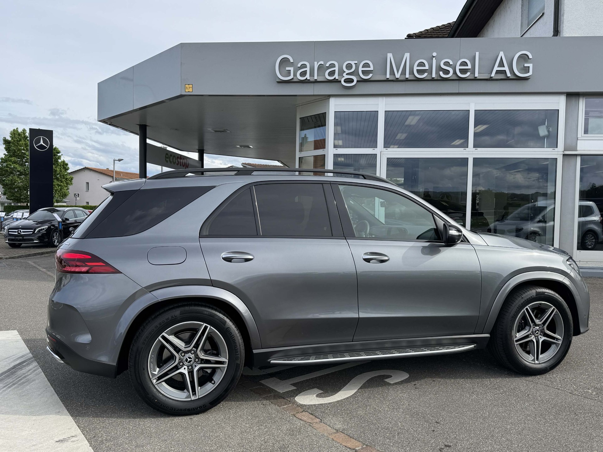 MERCEDES-BENZ GLE 300d AMG-Line 4Matic-image-4