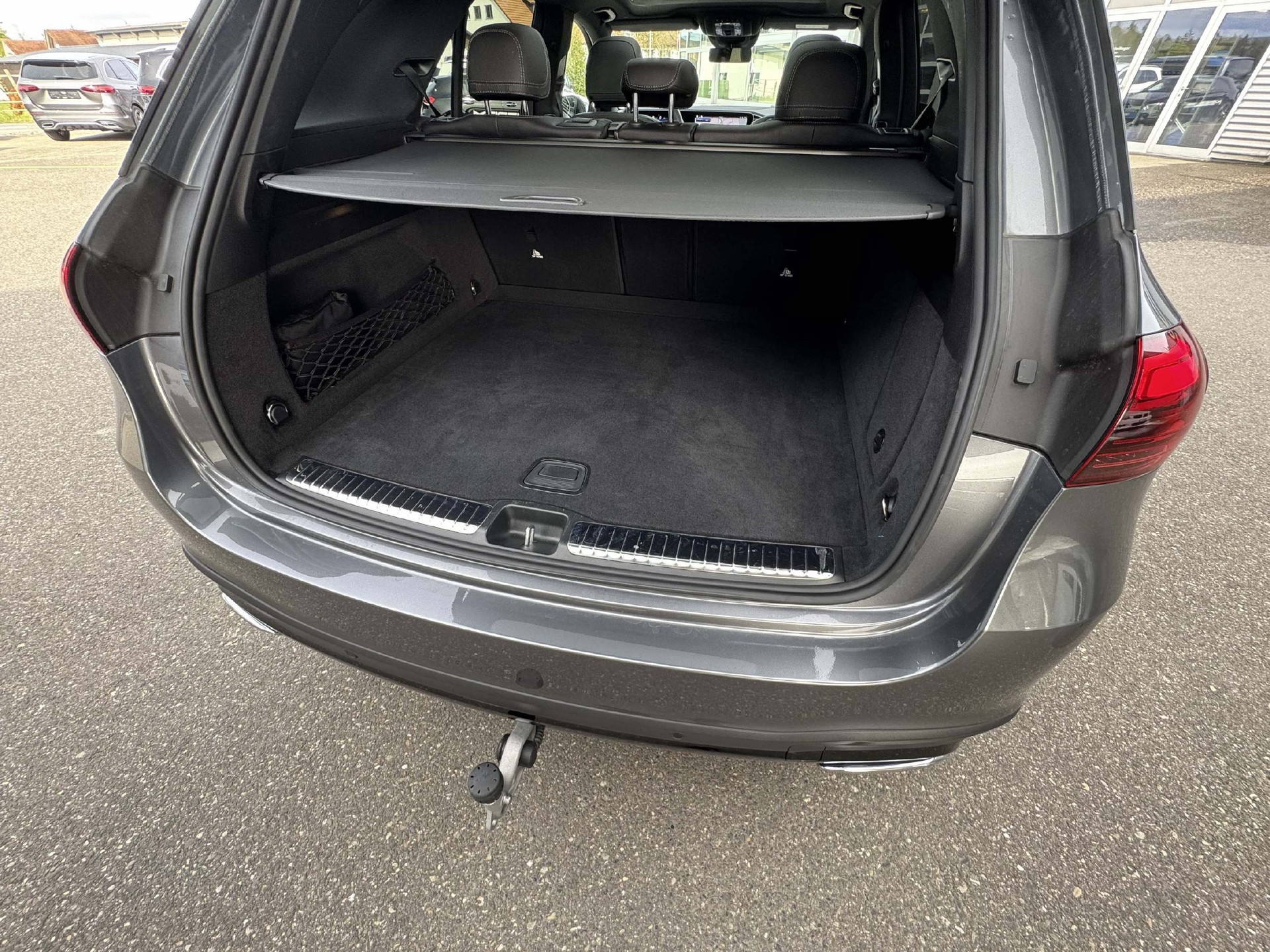 MERCEDES-BENZ GLE 300d AMG-Line 4Matic-image-12
