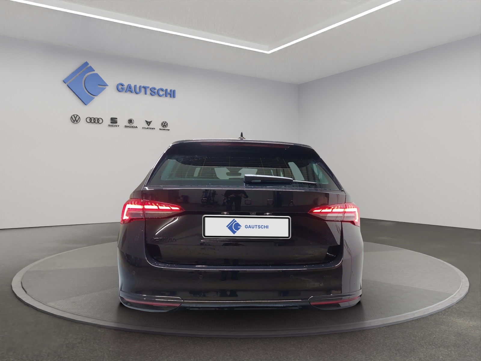 SKODA Octavia Combi 1.5 TSI mHEV DSG Sport Line-image-3