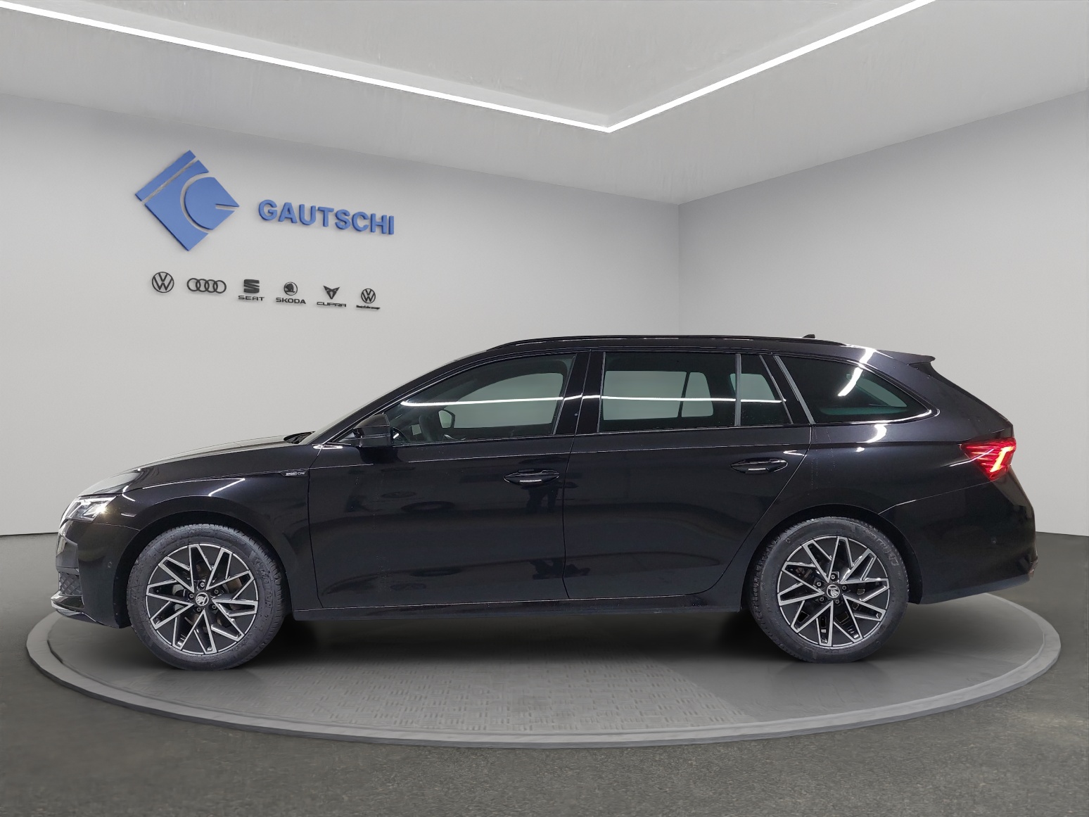 SKODA Octavia Combi 1.5 TSI mHEV DSG Sport Line-image-1