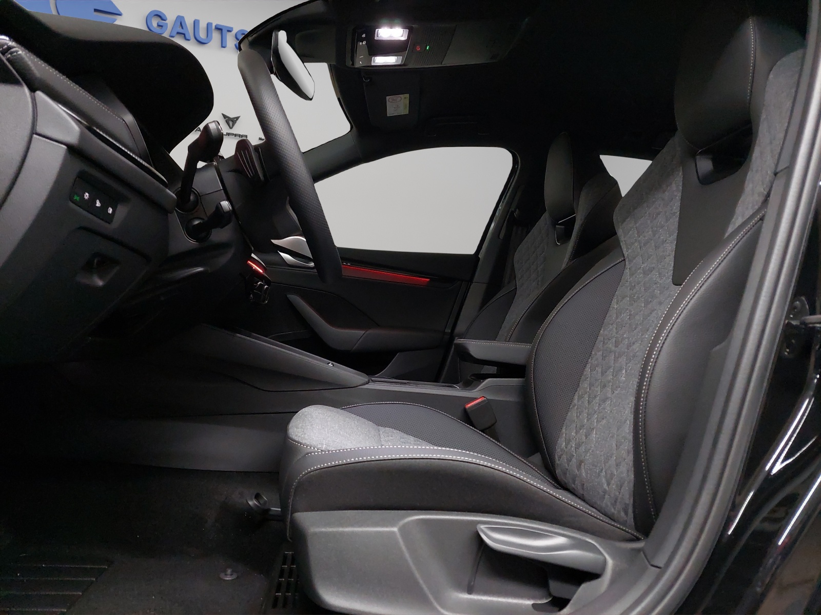 SKODA Octavia Combi 1.5 TSI mHEV DSG Sport Line-image-5