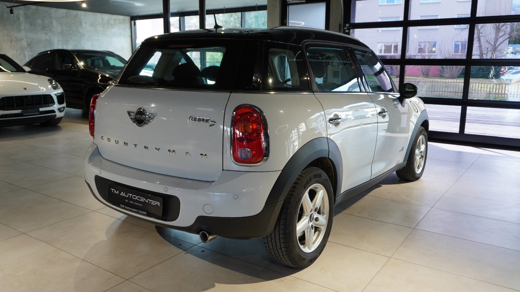 MINI Countryman Cooper D ALL4-image-2