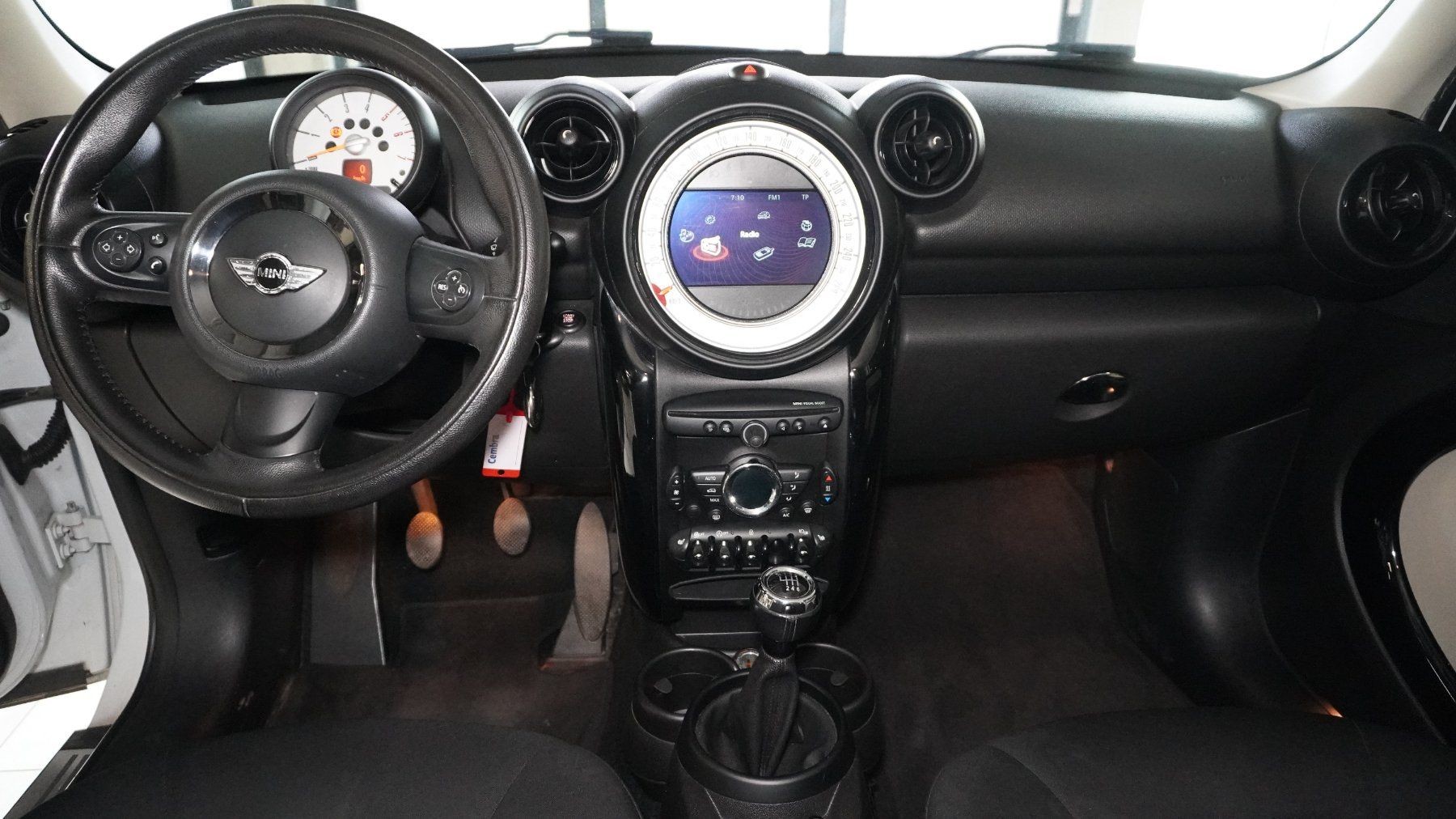 MINI Countryman Cooper D ALL4-image-4